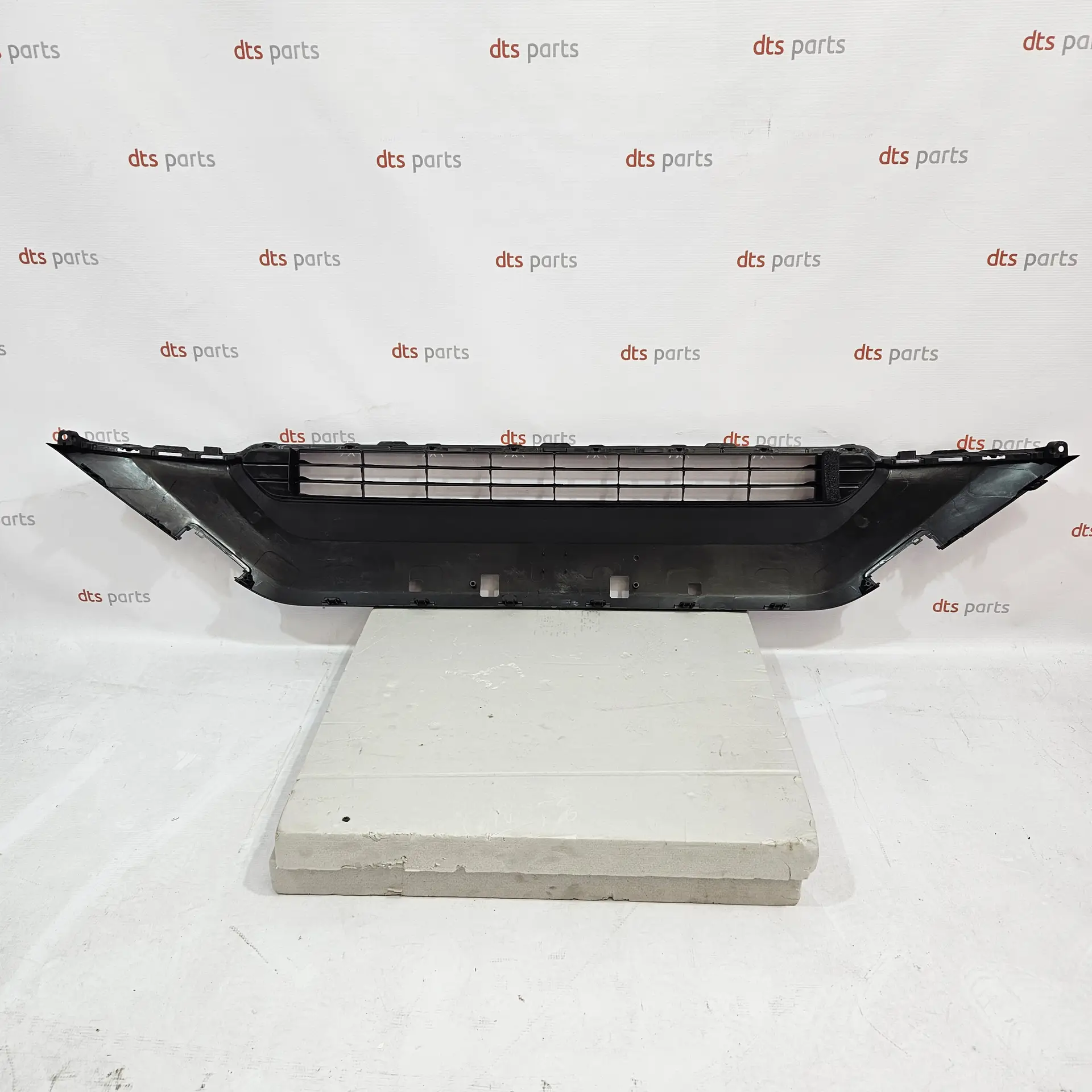 OEM Toyota 5311342121 – Front radiator grille