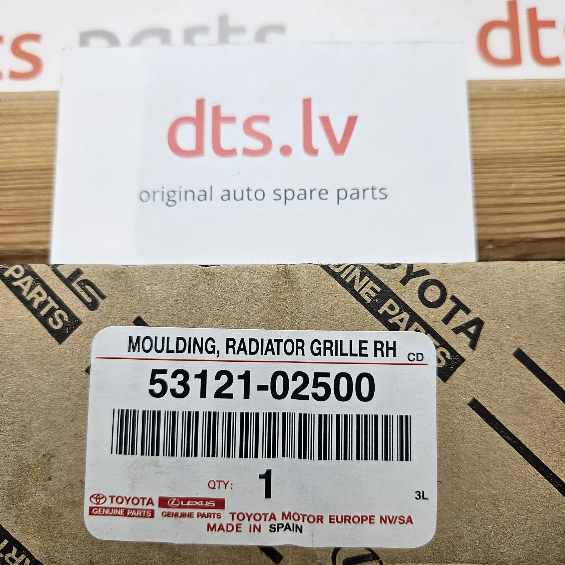 OEM Toyota 5312102500 – Molding, radiator grille, Toyota AURIS/HYBRID