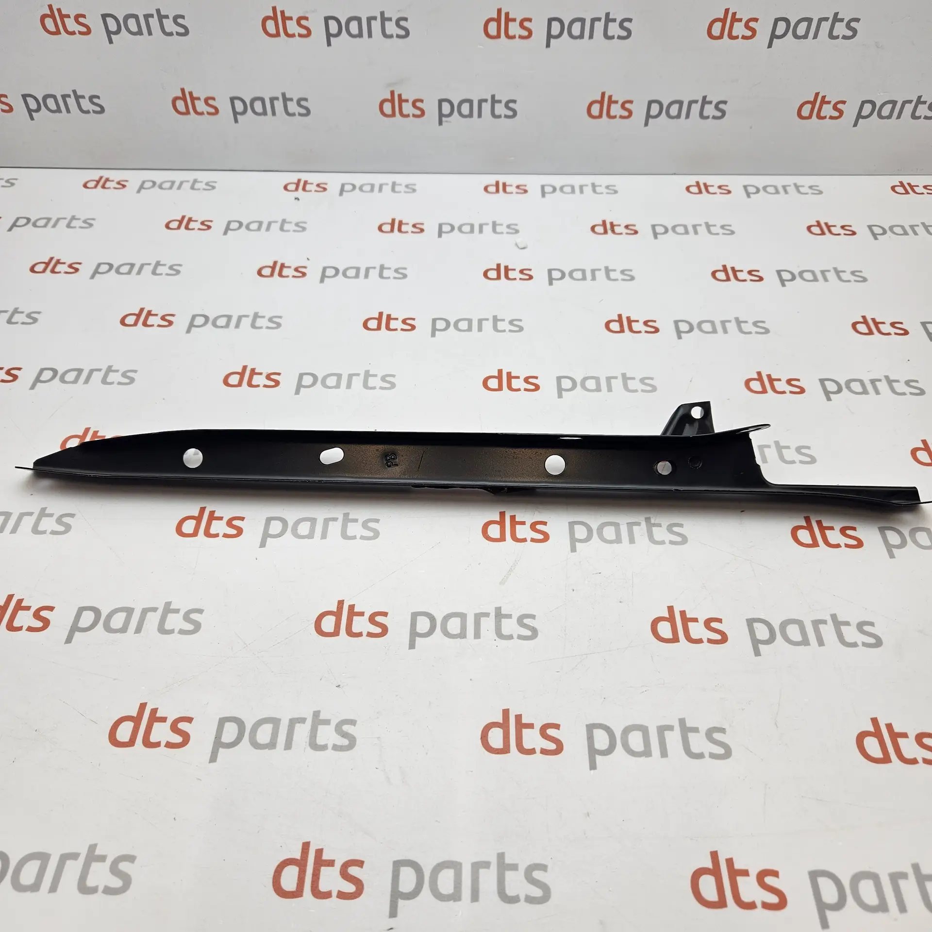 OEM Toyota 5320852011 – Hood lock bracket Toyota Yaris SCP10 1st Gen • 1999 — 2005