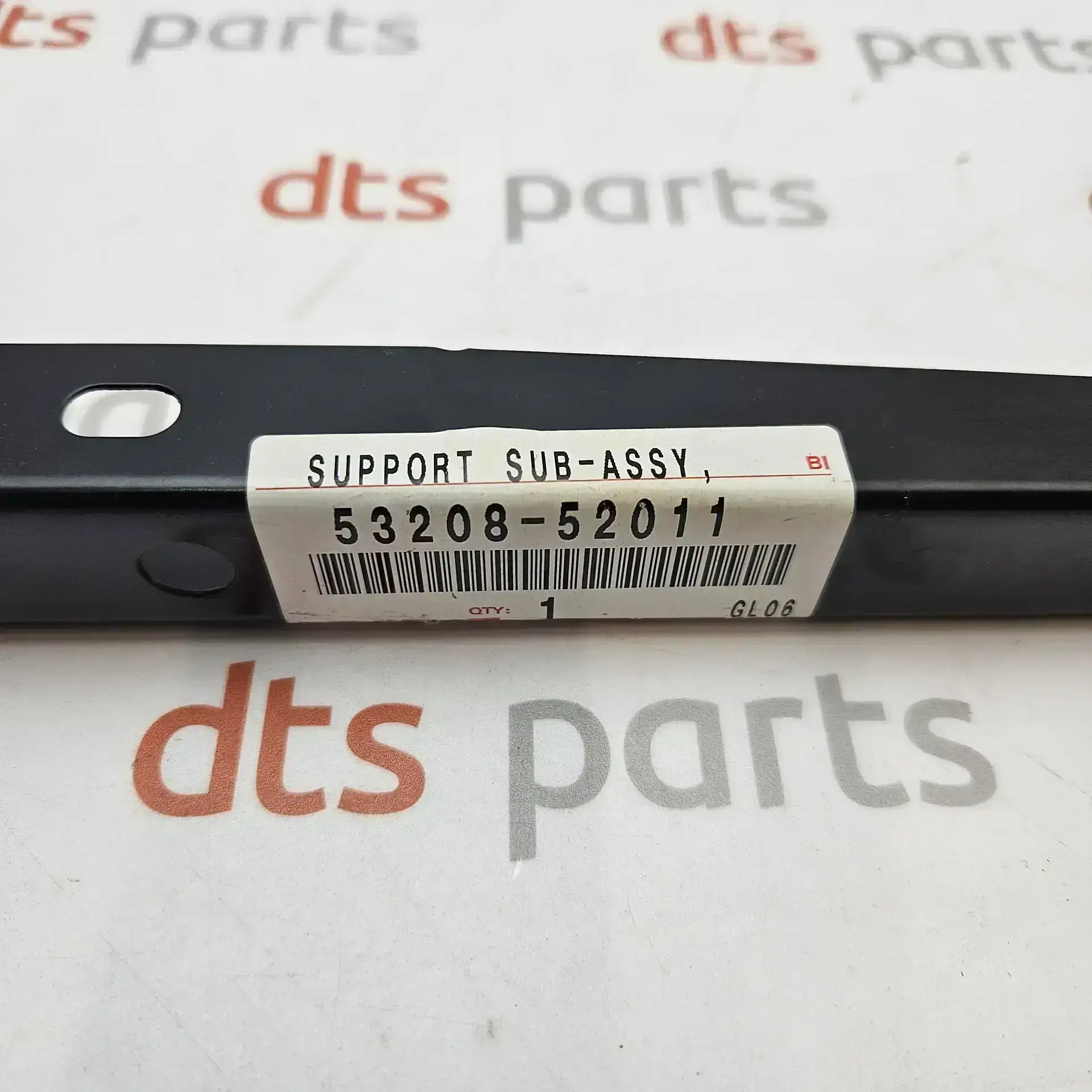 OEM Toyota 5320852011 – Hood lock bracket Toyota Yaris SCP10 1st Gen • 1999 — 2005