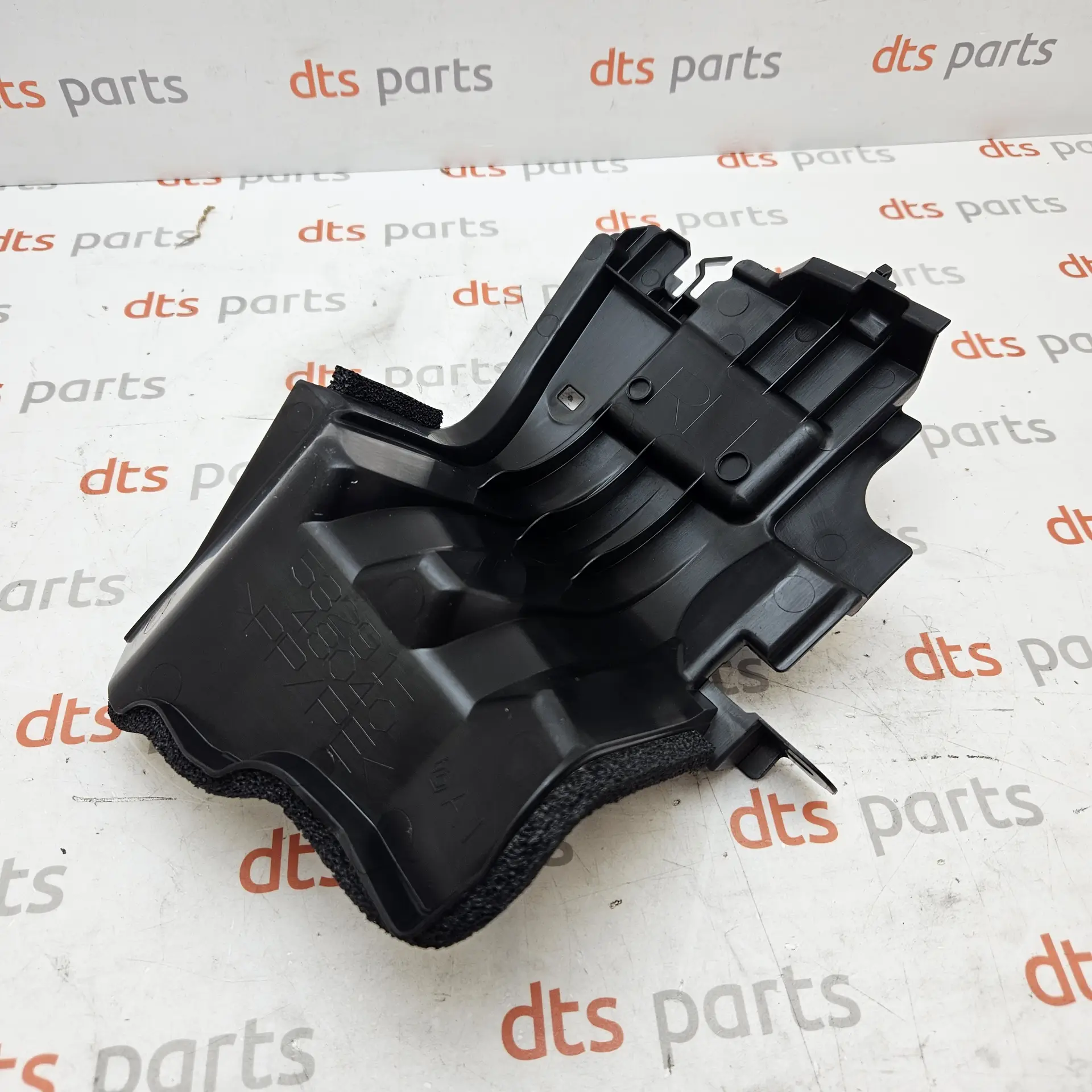 OEM Toyota/Lexus 5329148040 – Radiator side air deflector seal