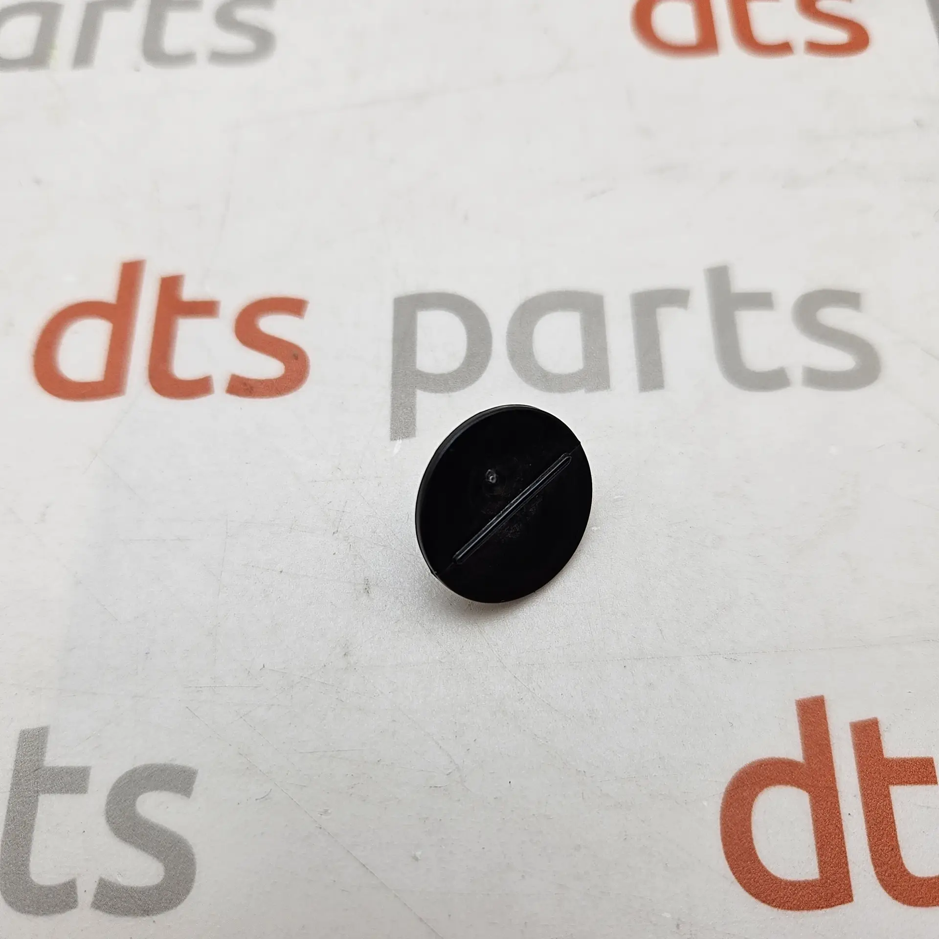 OEM Toyota 5385747011 – Front fender push-type retainer , Genuine Toyota