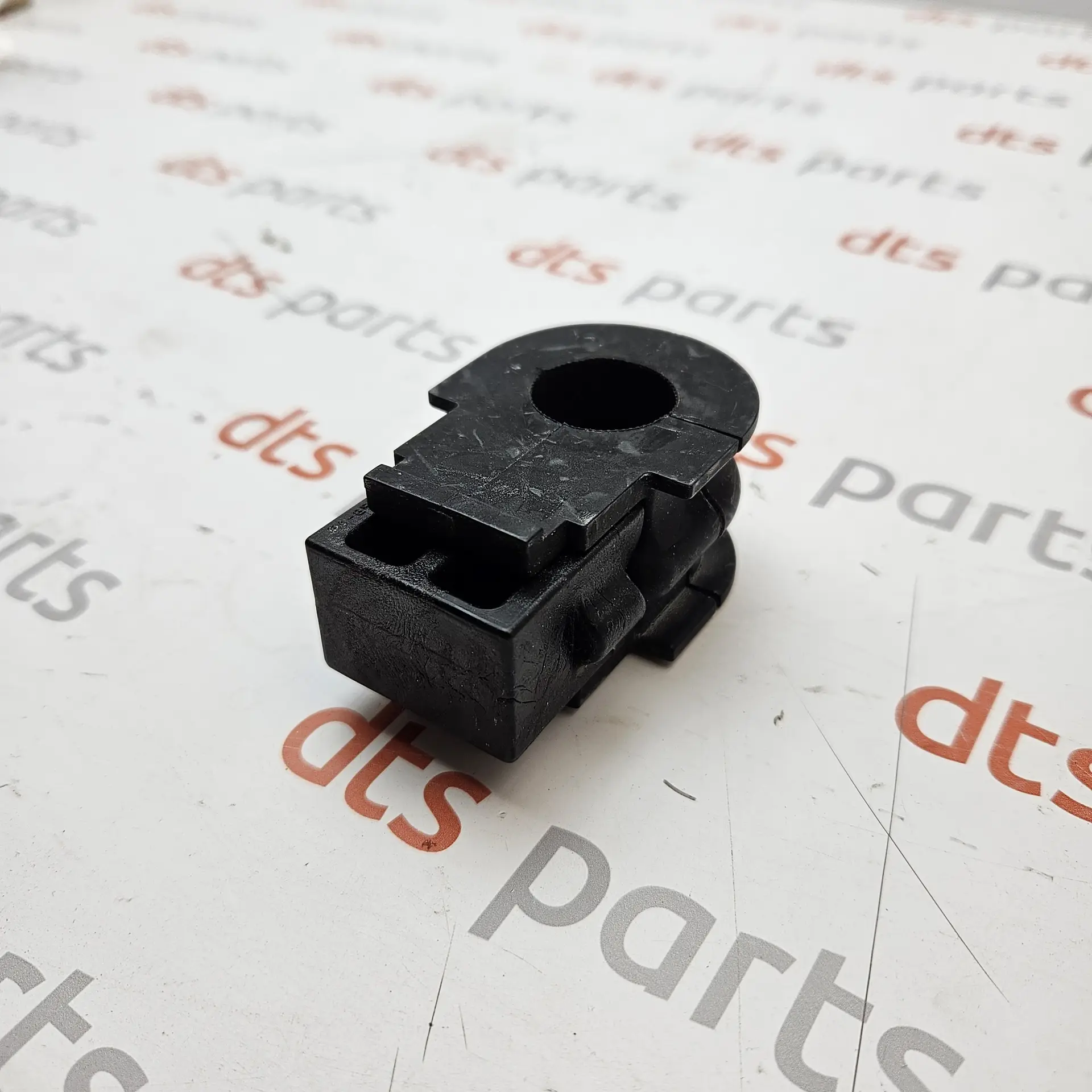 OEM Nissan 546135SJ0A – Front stabilizer bar bushing