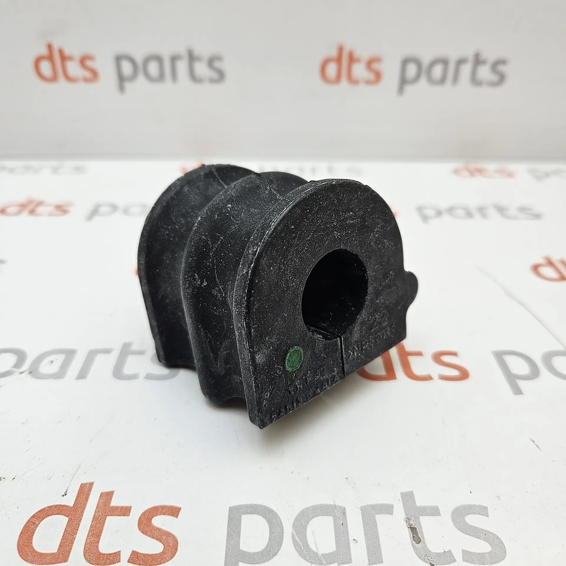 OEM Nissan 546135XA1A – Rear stabilizer bush