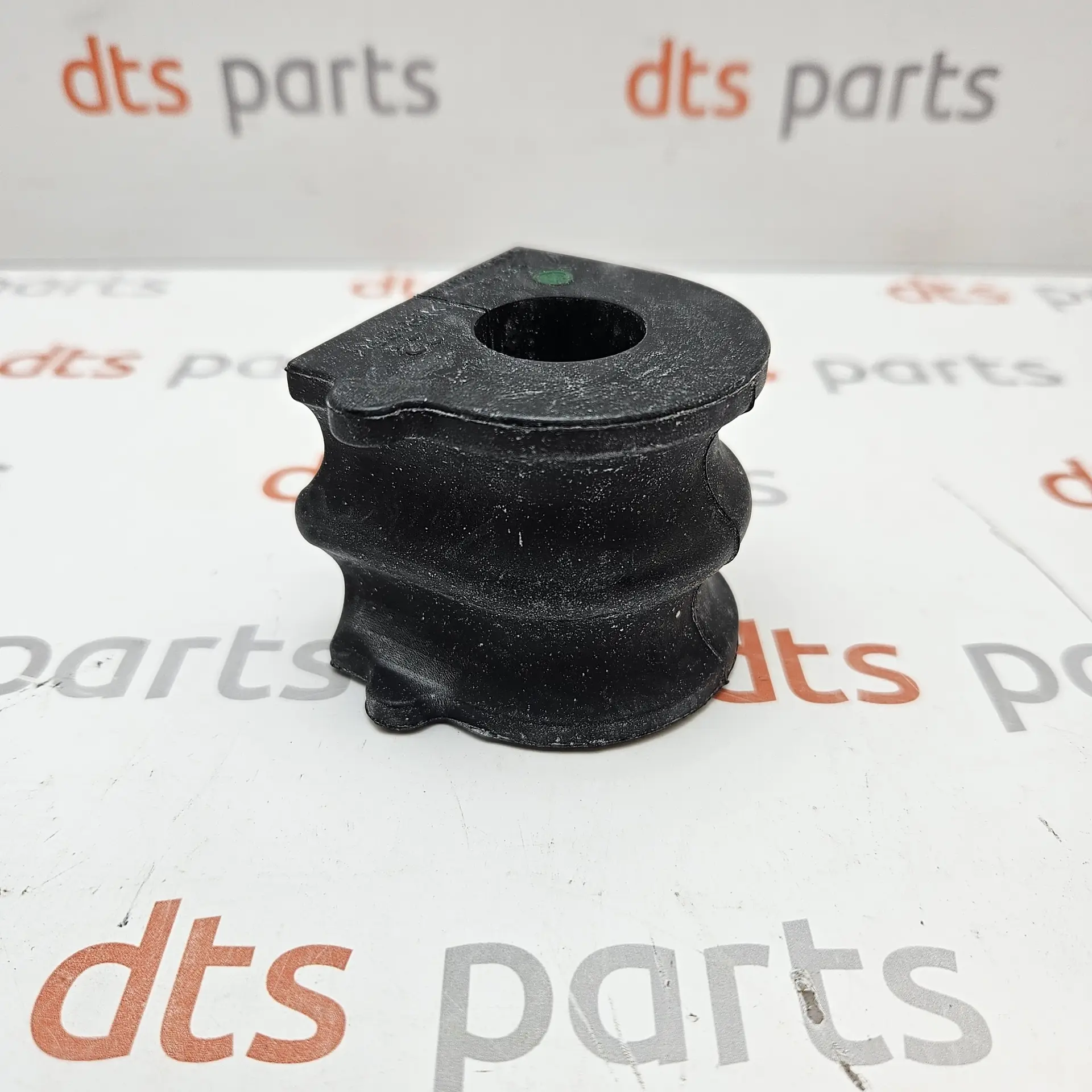 OEM Nissan 546135XA1A – Rear stabilizer bush
