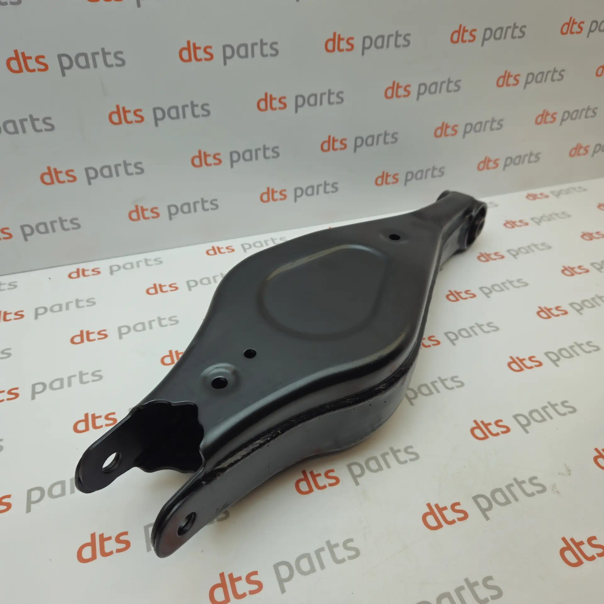 OEM Kia 552204D170 – Rear right control arm