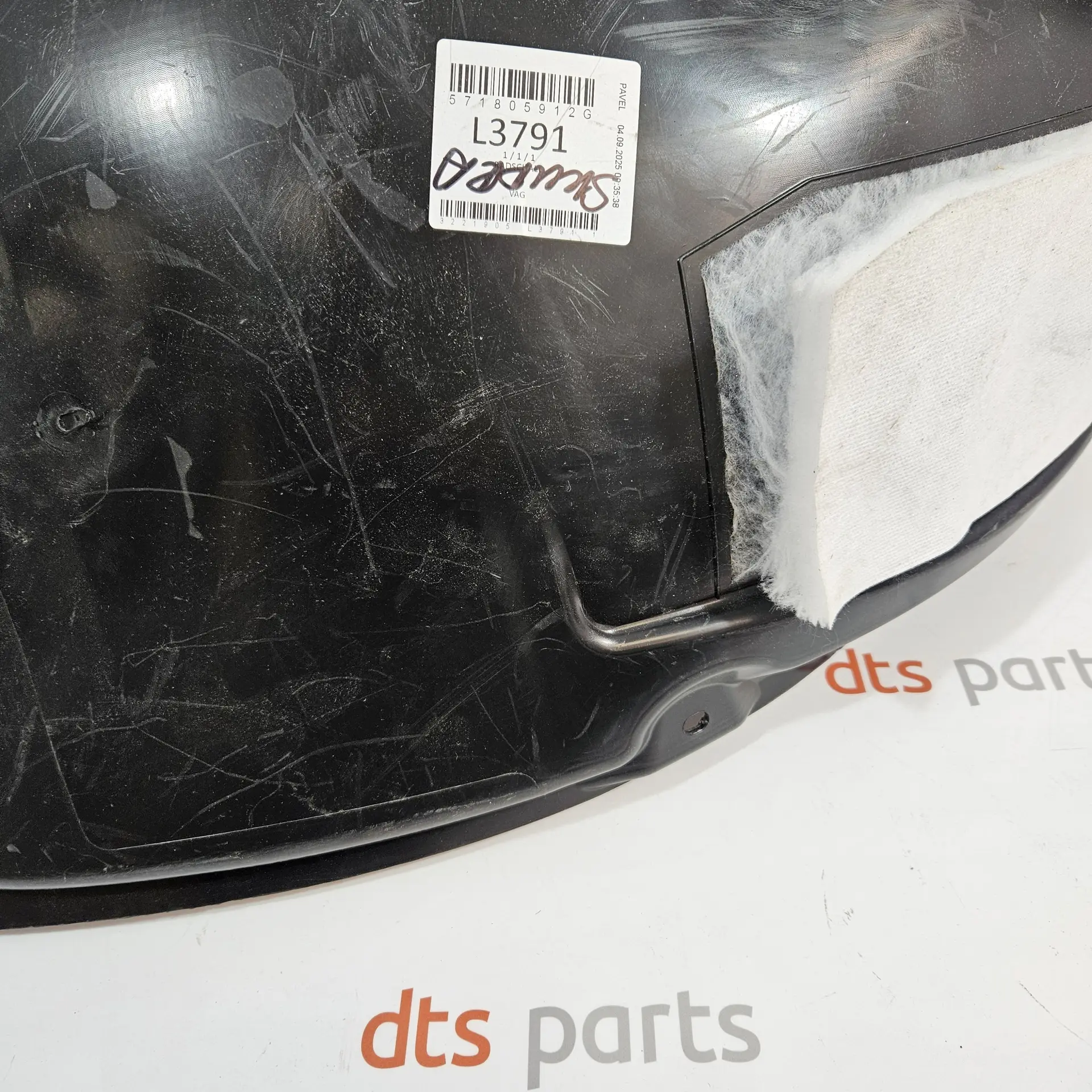 OEM Volkswagen 571805912G – Front right wheel arch cover