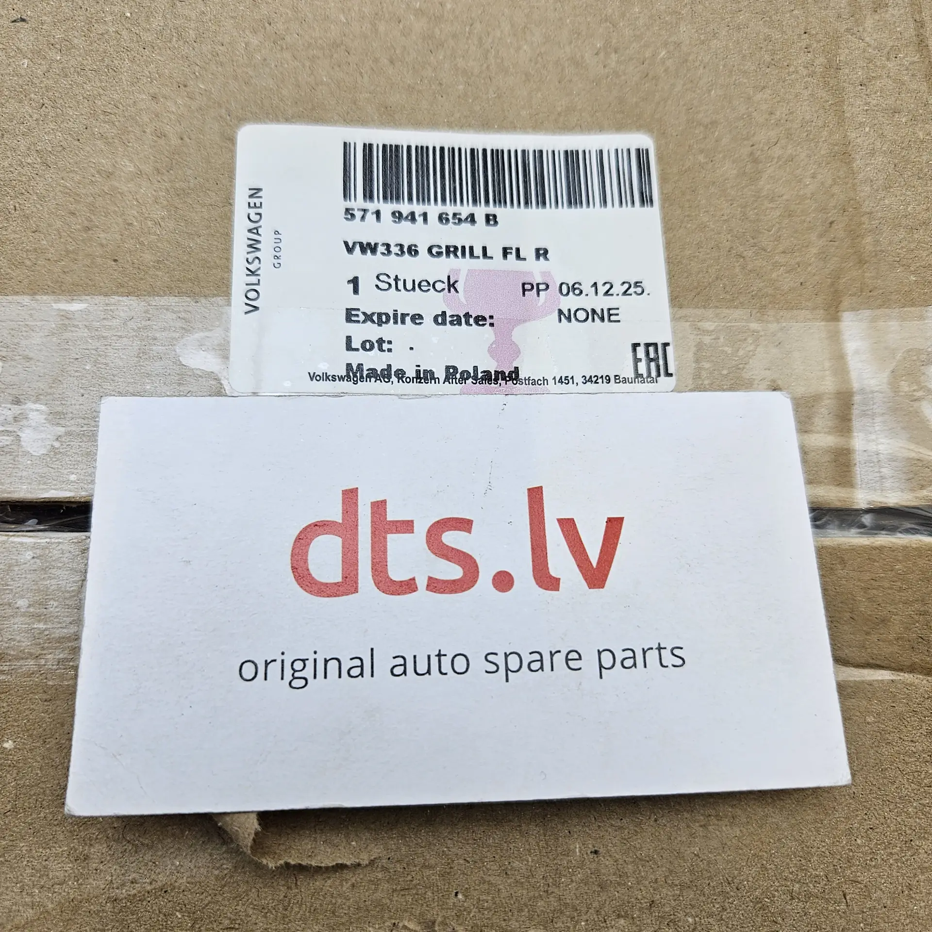 OEM VAG 571941654B – Front grille LED daytime running light bar