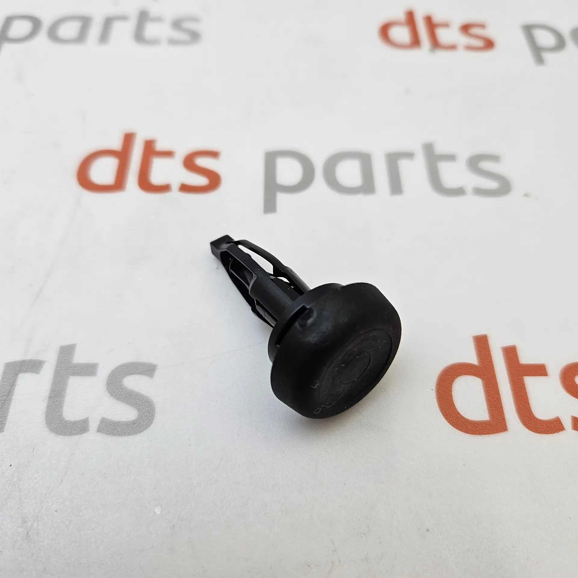 OEM Subaru 57275SG000 – Clip
