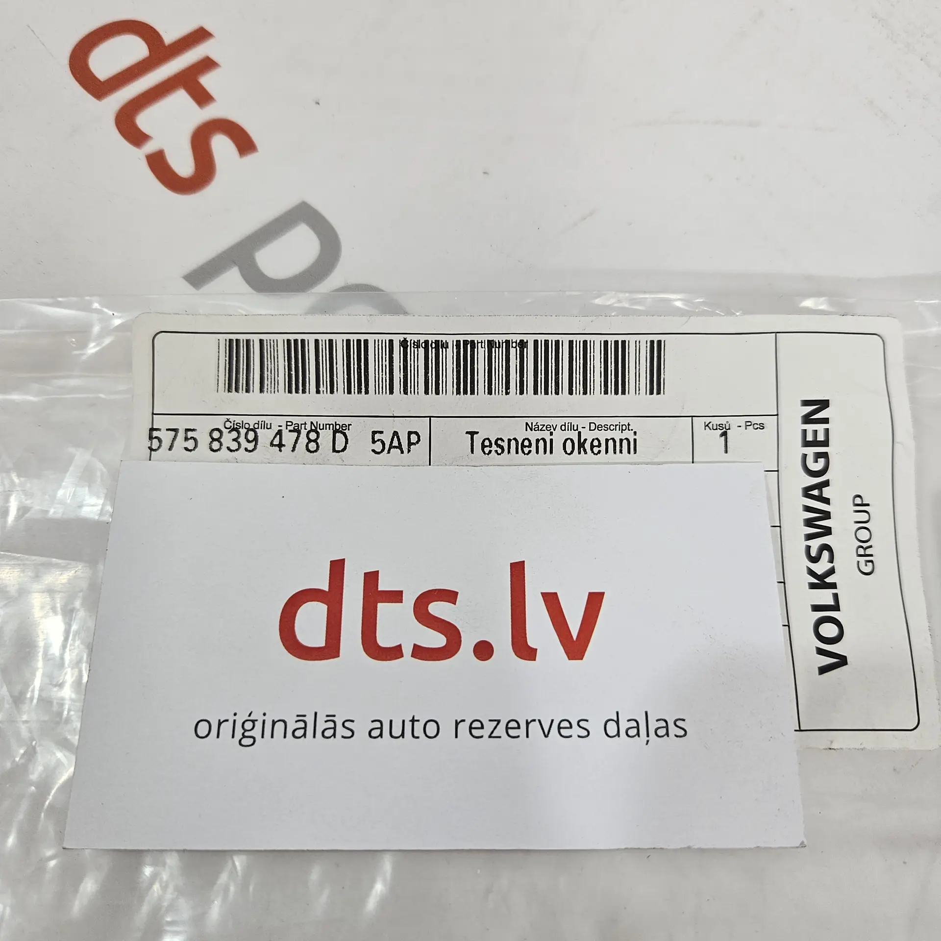 OEM VAG 575839478D5AP – Rear window seal trim, right outside Skoda Karoq