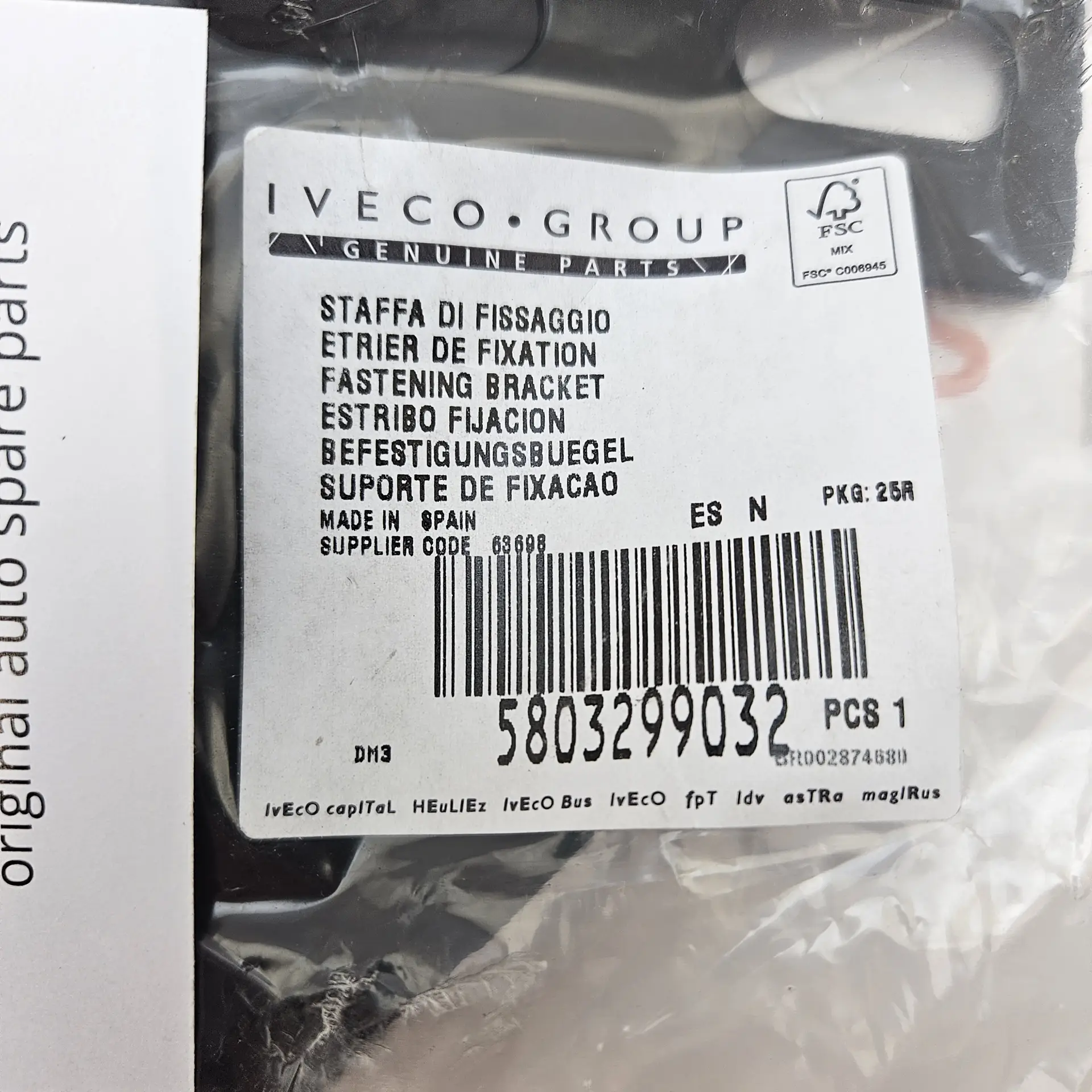 OEM Iveco 5803299032 – Front right outer bumper bracket