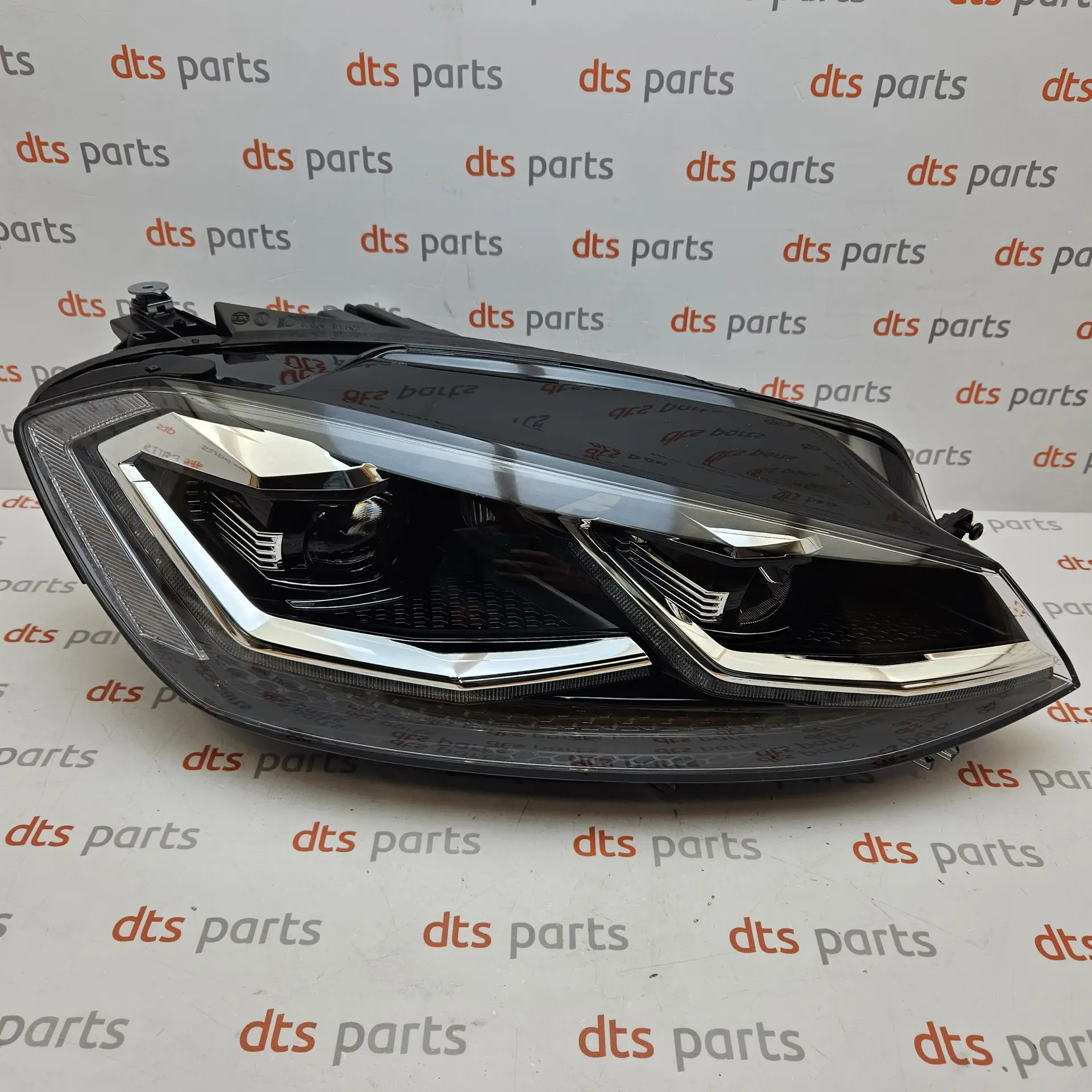 OEM VAG 5G1941078 – LED headlight right-hand (passenger side)