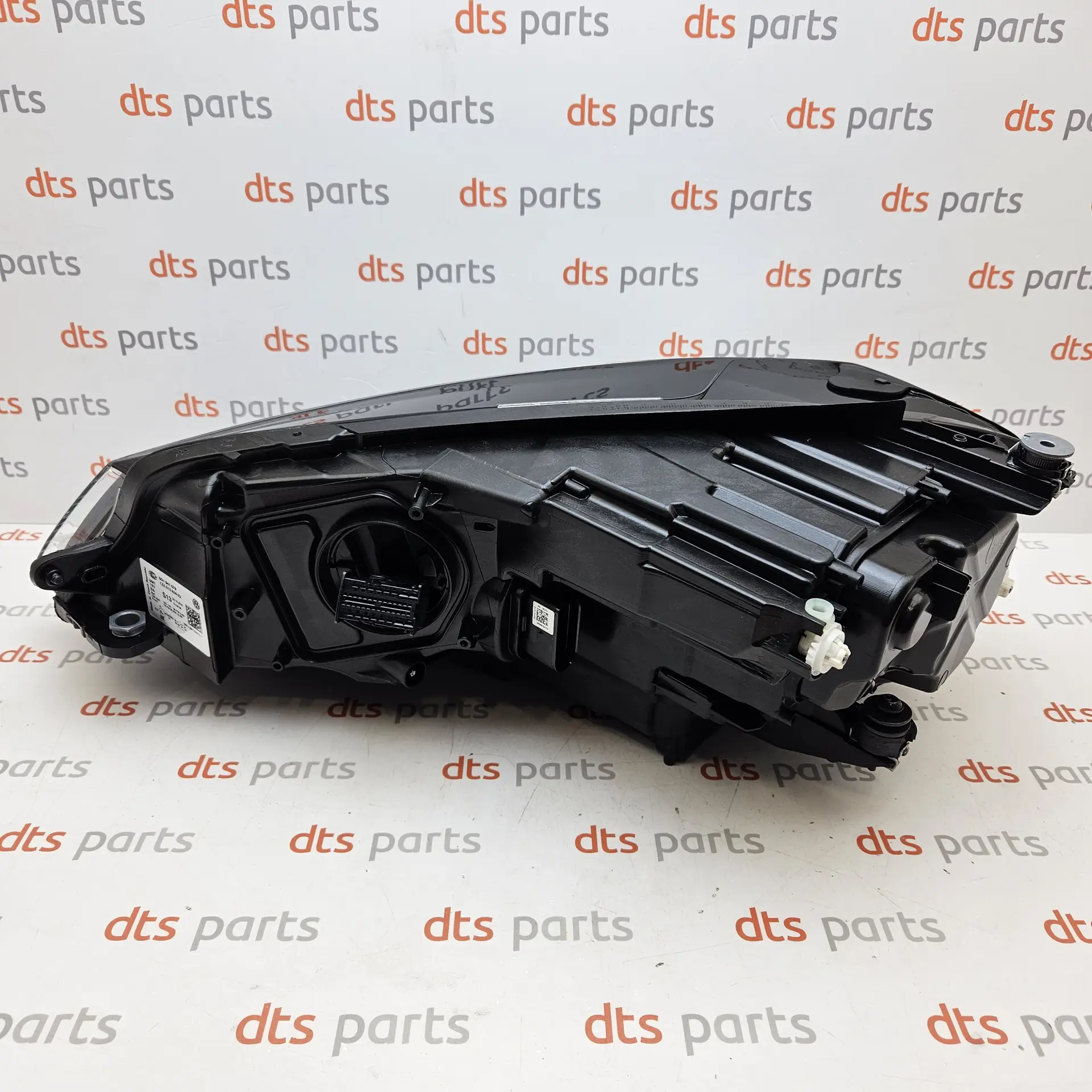 OEM VAG 5G1941078 – LED headlight right-hand (passenger side)