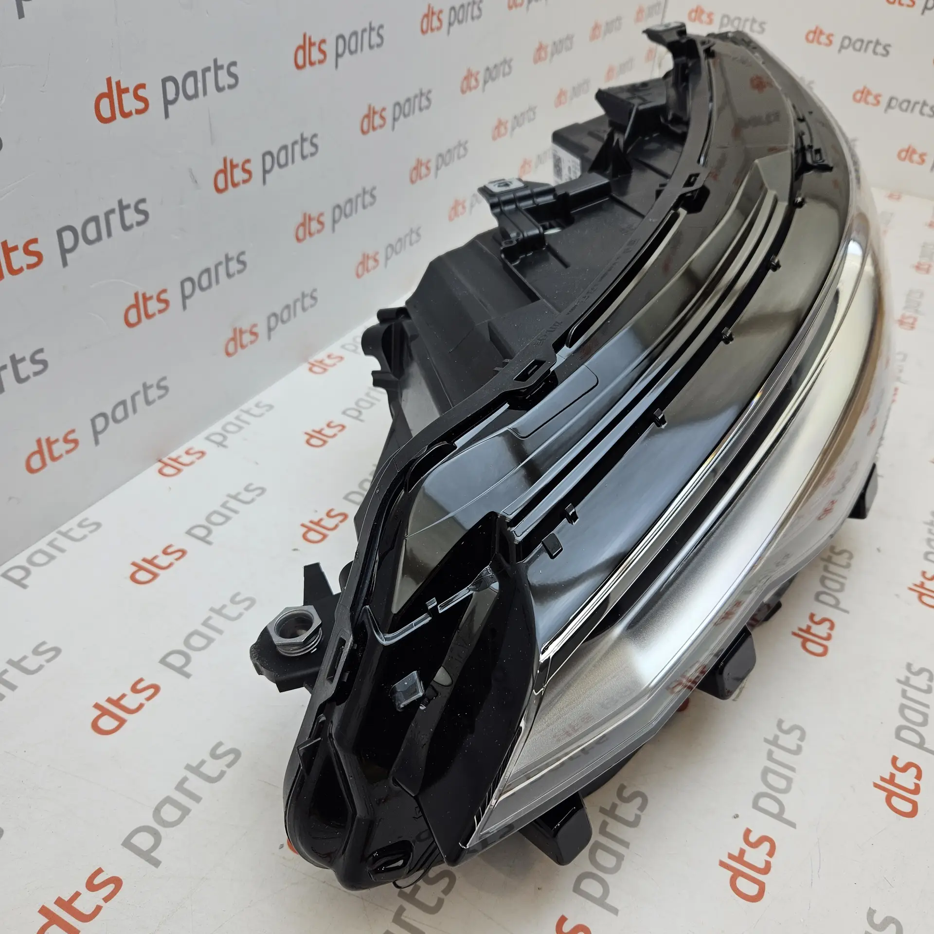 OEM Volkswagen 5H1941029A – Left front LED headlight assembly