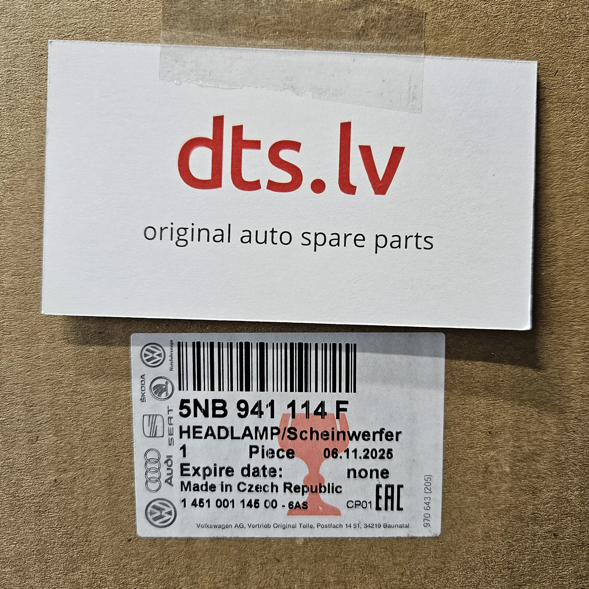 OEM Volkswagen 5NB941114F – Front right headlight