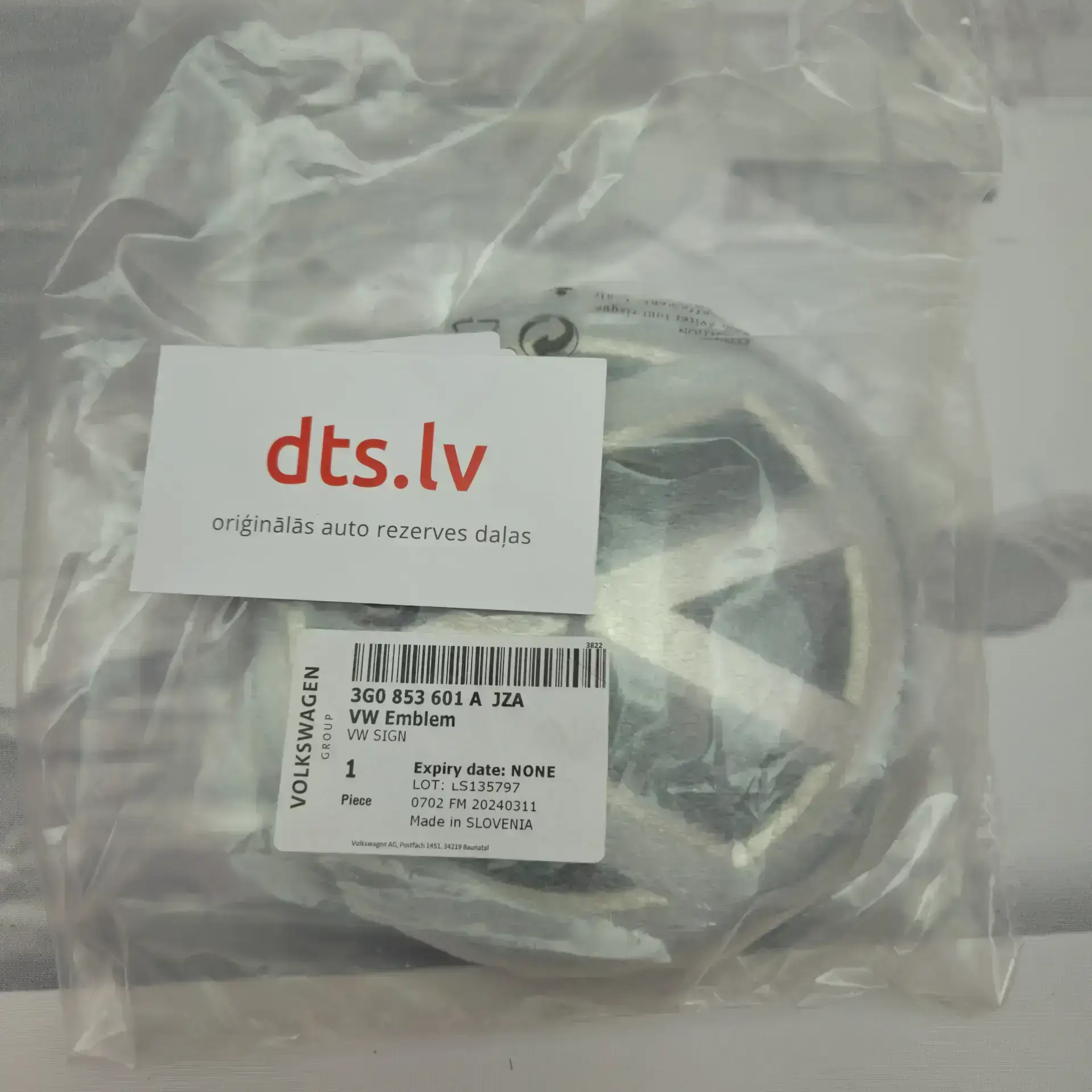 OEM Volkswagen 5TA853601JZA – Front grille emblem