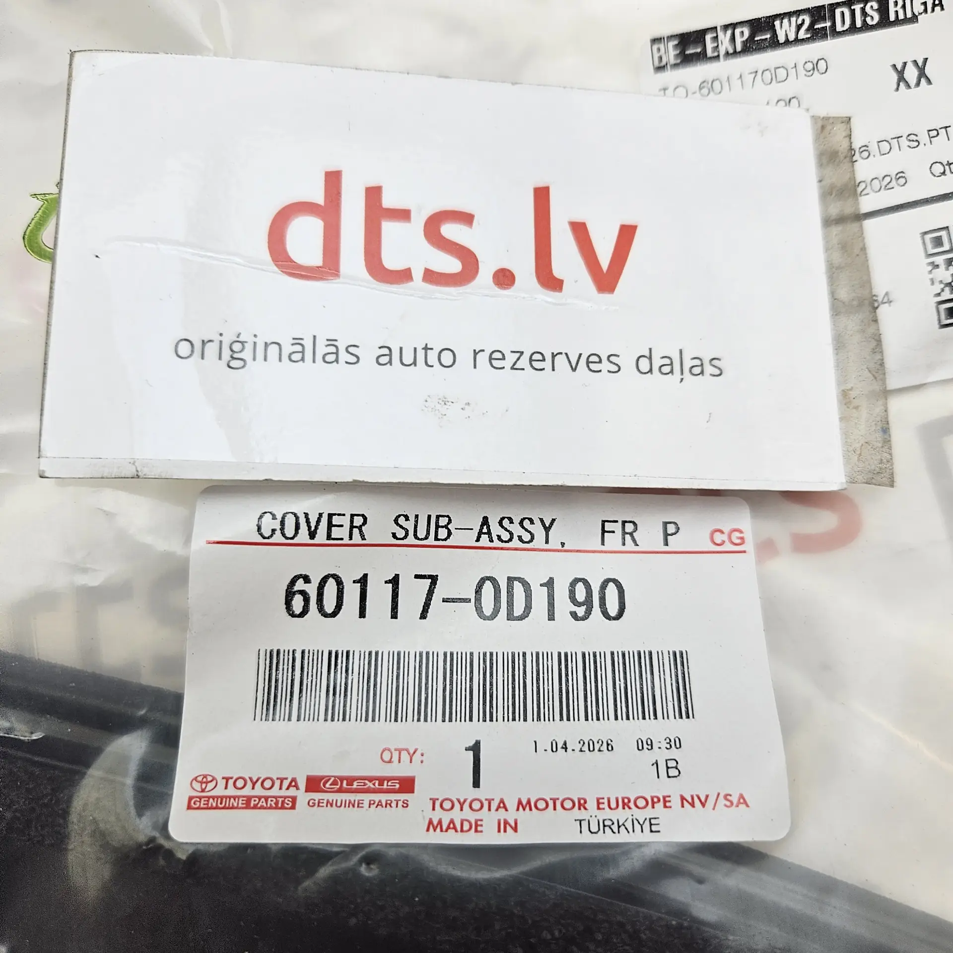 OEM Toyota 601170D190 – Front right door A-pillar mirror triangle corner garnish trim cover