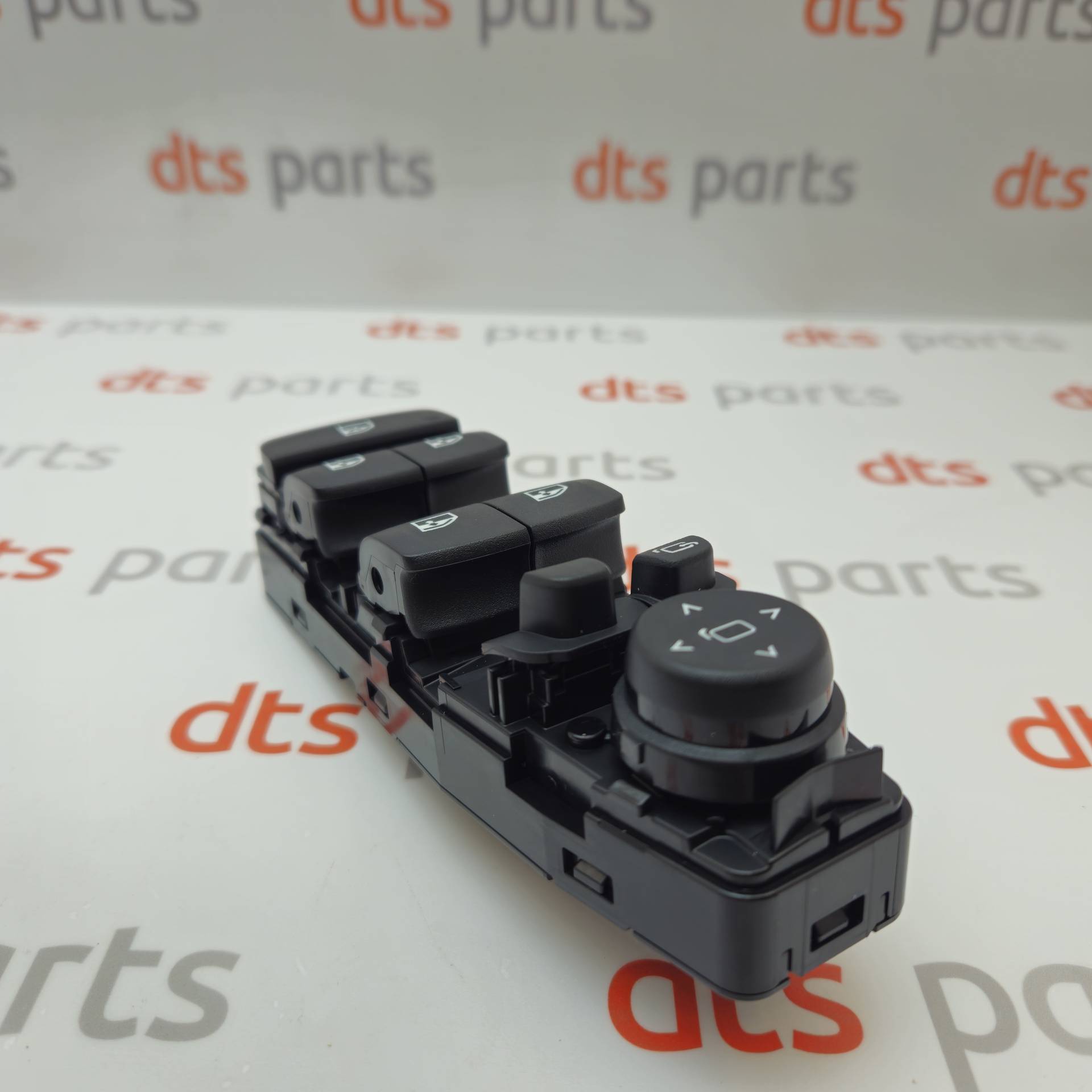 OEM BMW 61317948784 – Front left door switch cluster