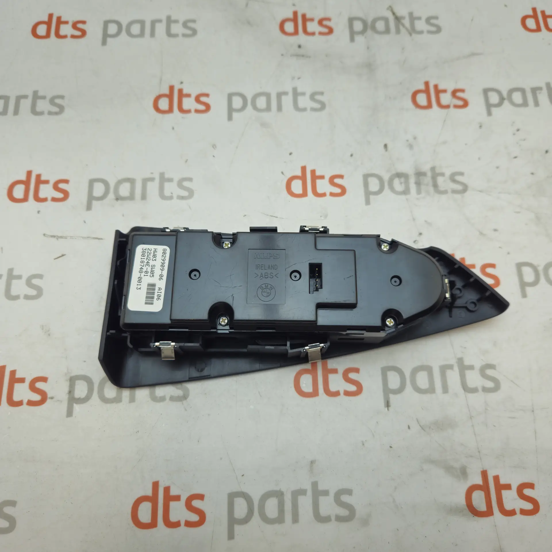 OEM BMW 61318029909 – Driver side master power window and mirror switch block