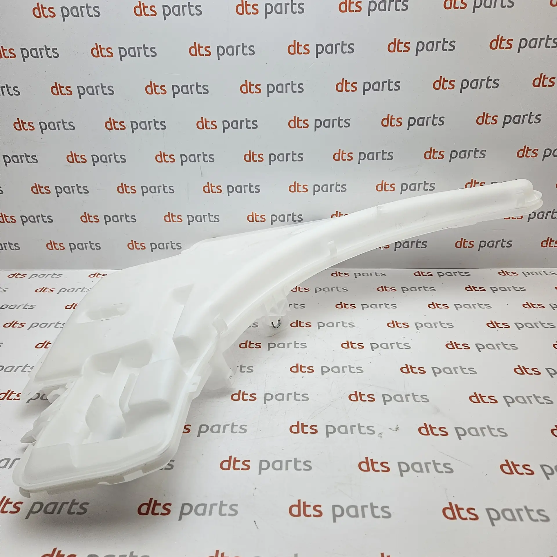 OEM BMW 61667238666 – Windshield cleaning container