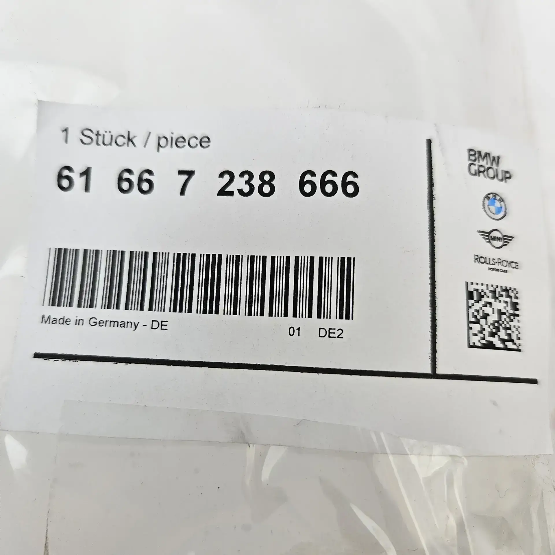 OEM BMW 61667238666 – Windshield cleaning container