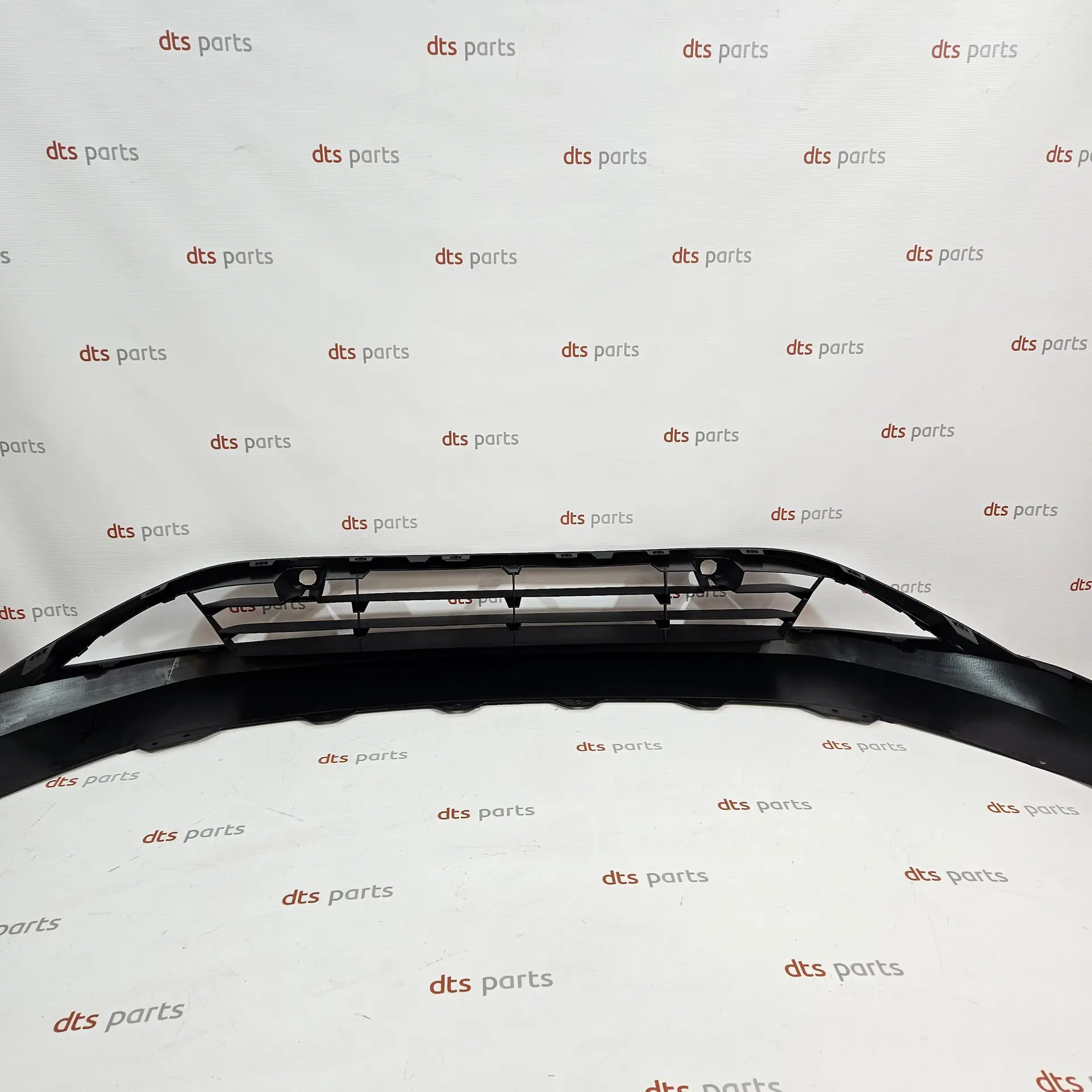 OEM Nissan 620266UA0A – Front bumper lower grill
