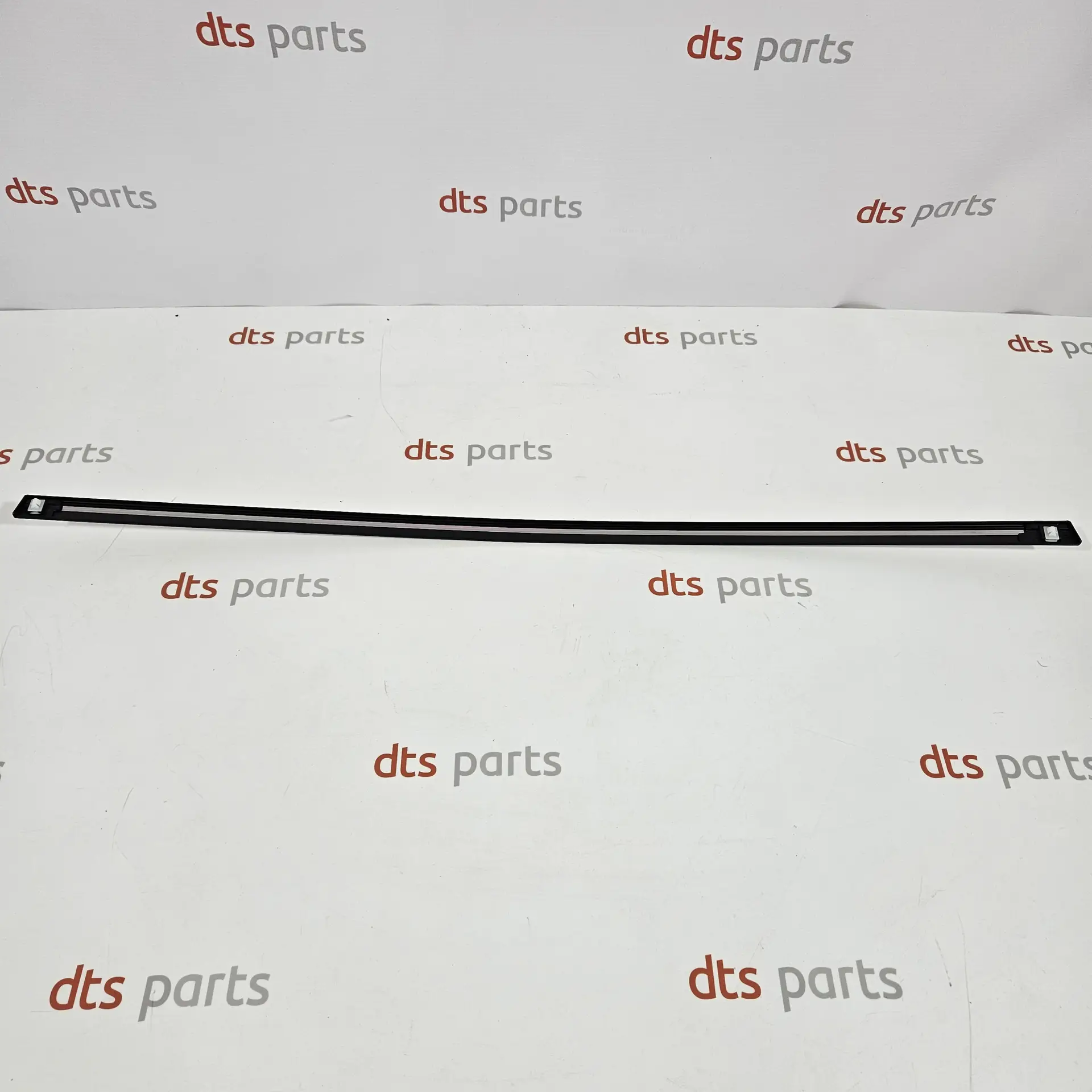 OEM Subaru 62186SJ020 – Rear right door upper moulding