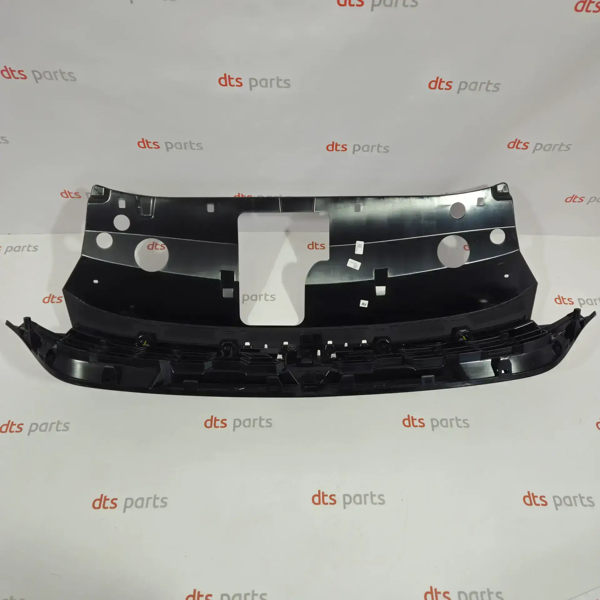 OEM Renault 622540736R – Front bumper radiator grille
