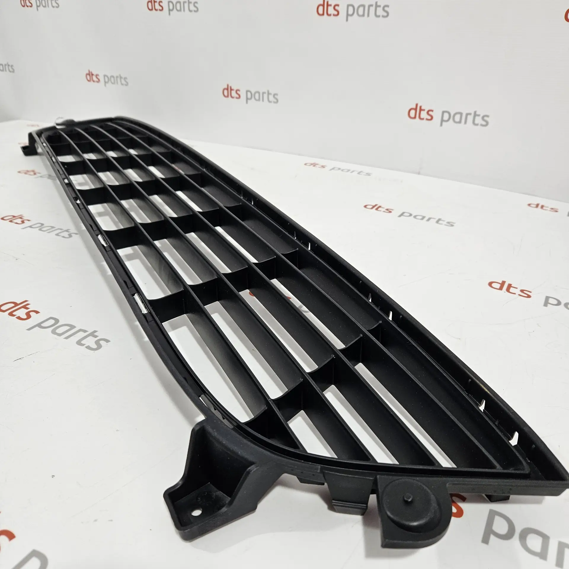 OEM Renault 622547542R – lower radiator grille