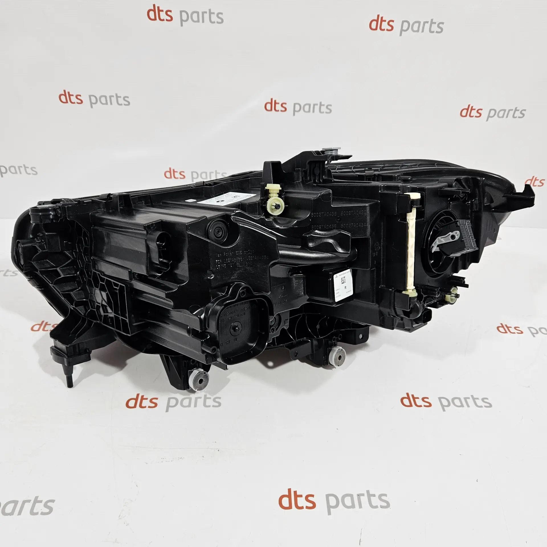 OEM BMW 63115A783B4 – Front Right LED Headlight