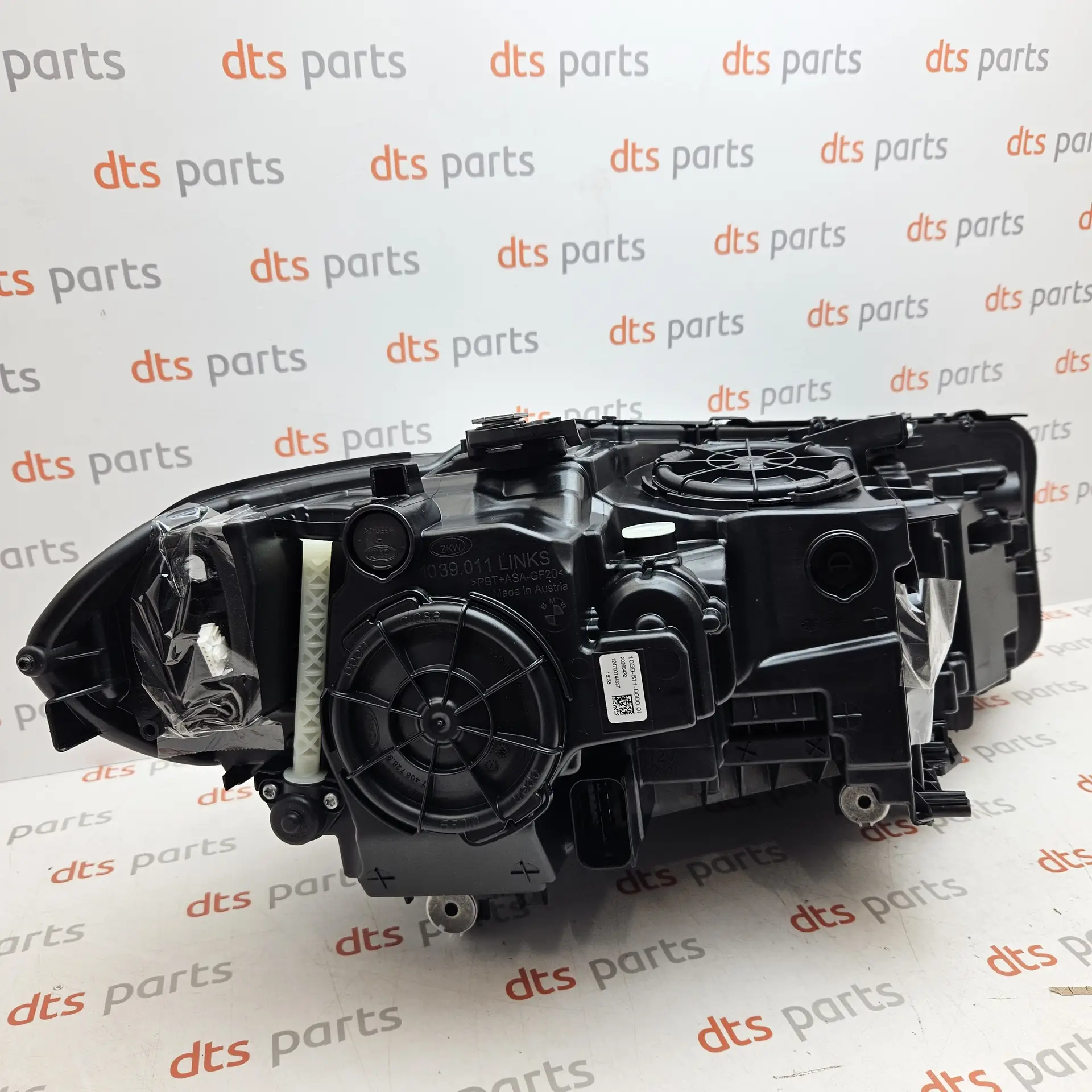 OEM BMW 63117214961 – Adaptive LED main headlamp housing assembly
