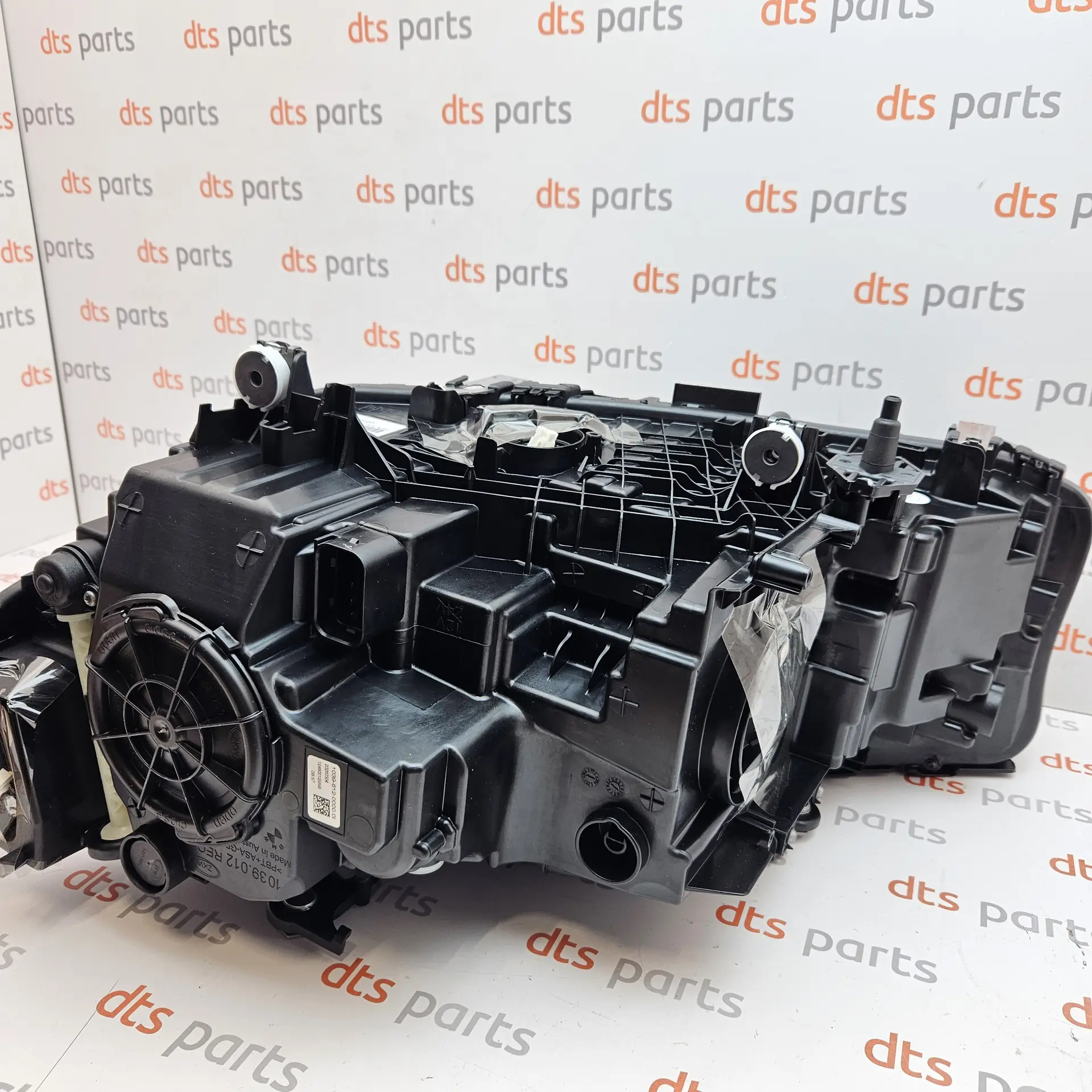 OEM BMW 63117214962 – Front right adaptive LED headlight assembly