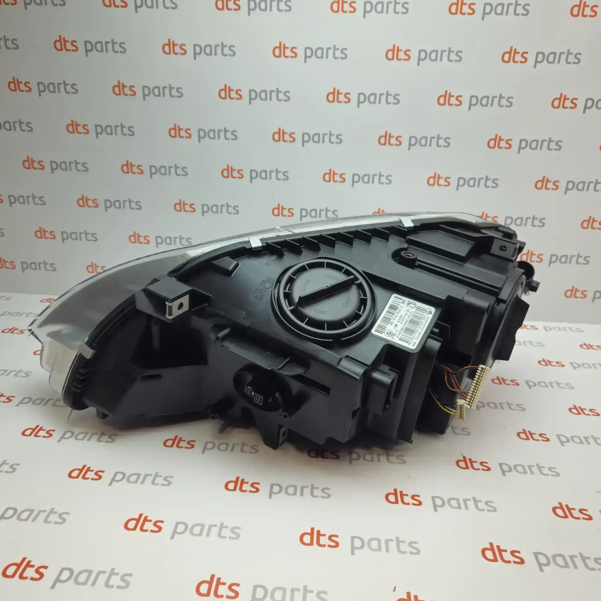 OEM BMW 63117272012 – Front right Bi-Xenon headlight