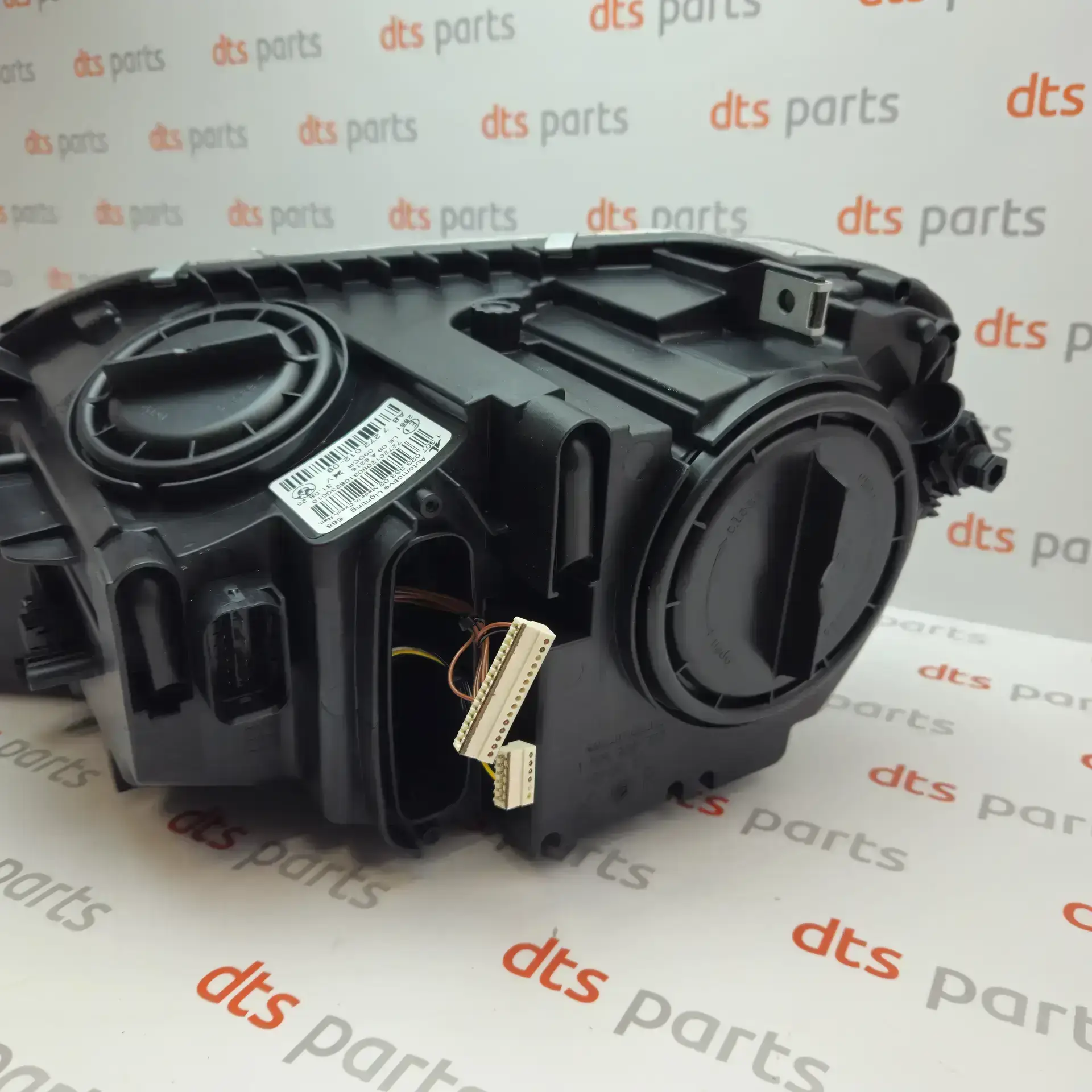 OEM BMW 63117272012 – Front right Bi-Xenon headlight