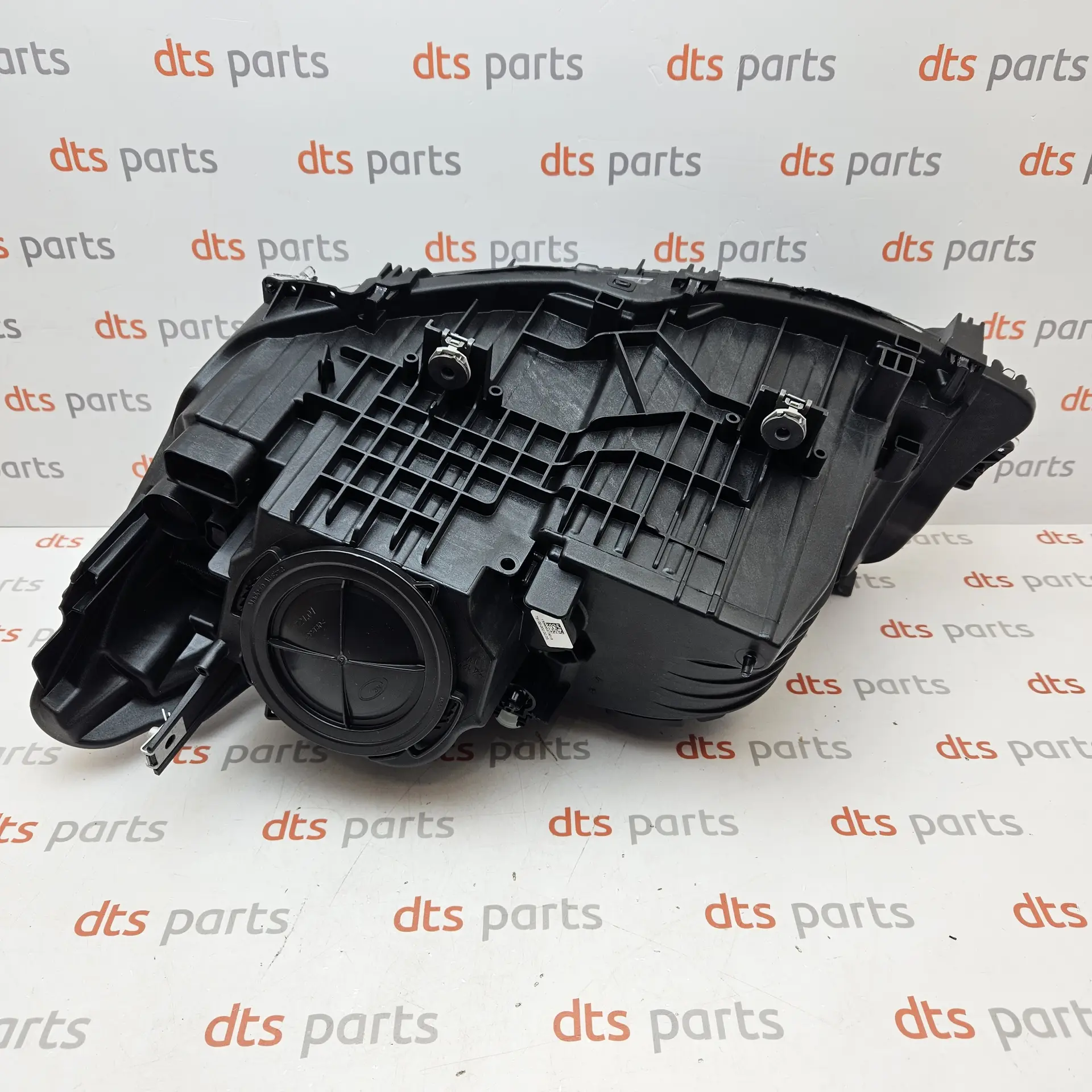 OEM BMW 63117285682 – Front right headlight