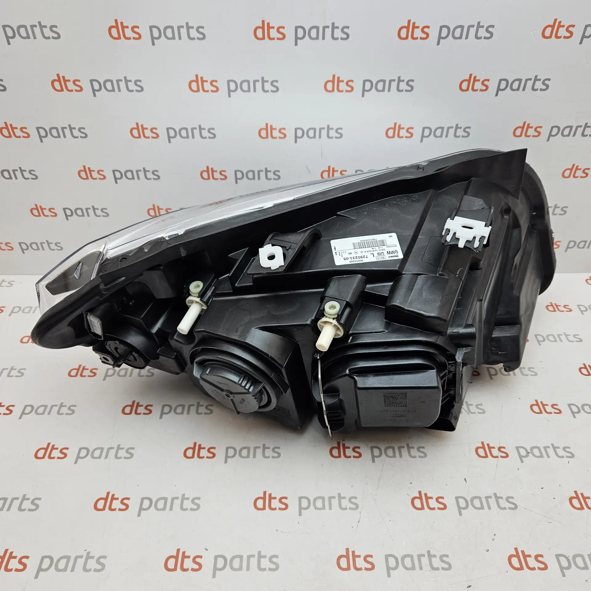 OEM BMW 63117290233 – Left front halogen headlight assembly