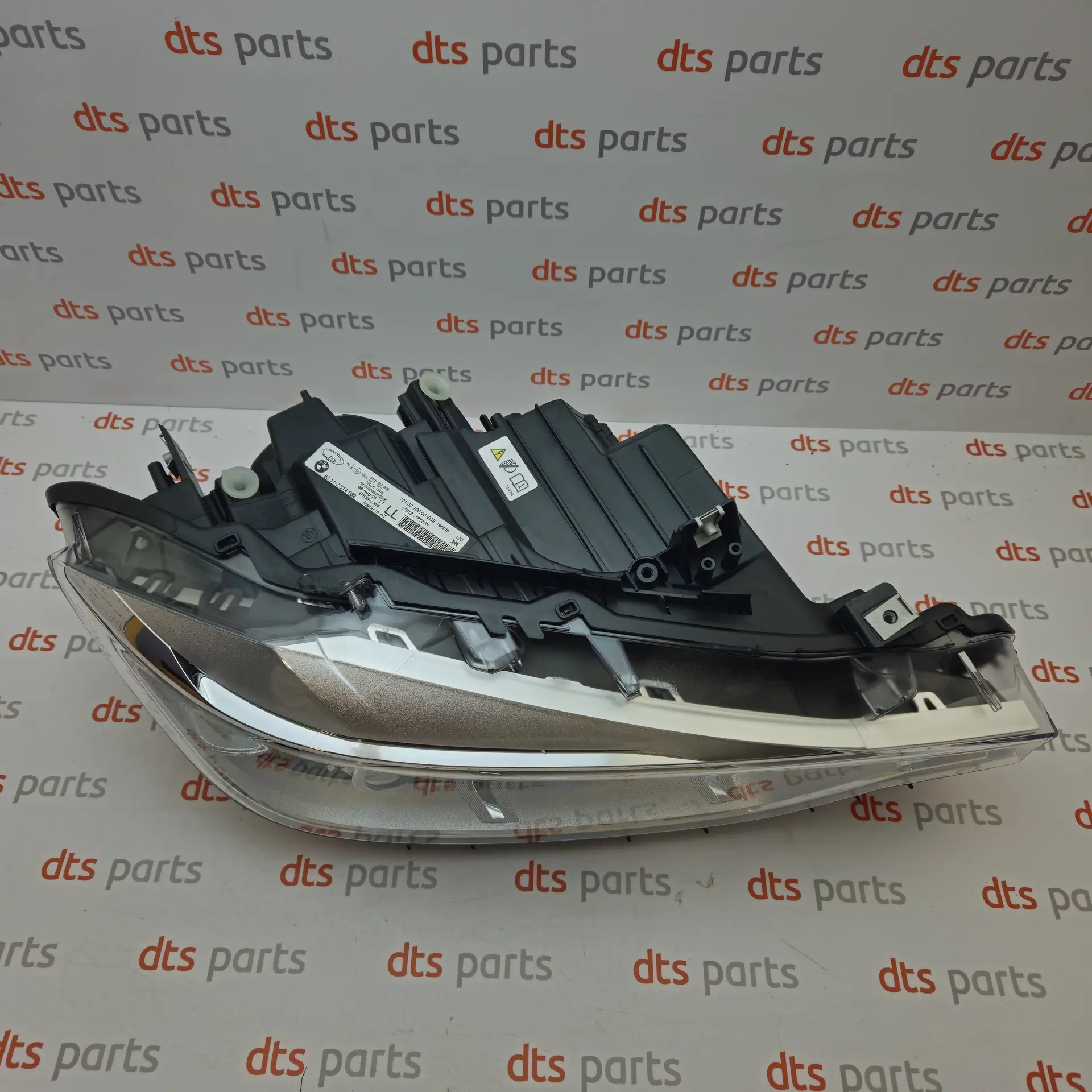 OEM BMW 63117314532 – Front right Bi-Xenon headlight