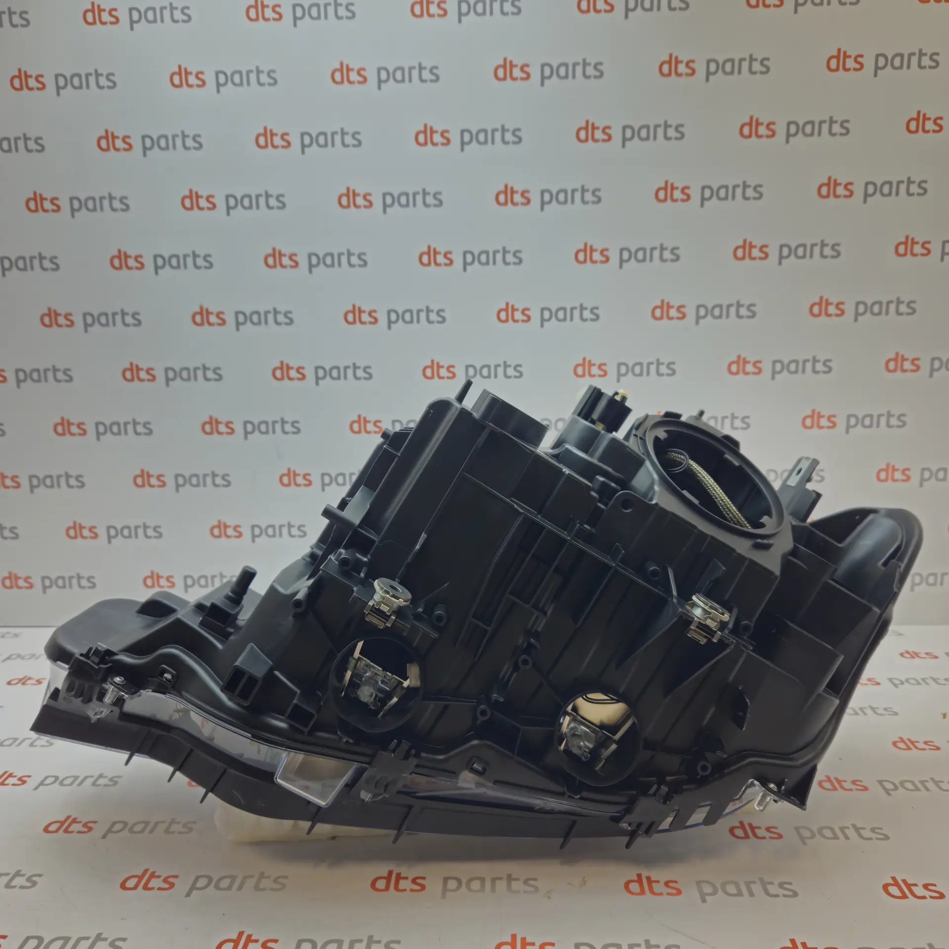 OEM BMW 63117314532 – Front right Bi-Xenon headlight