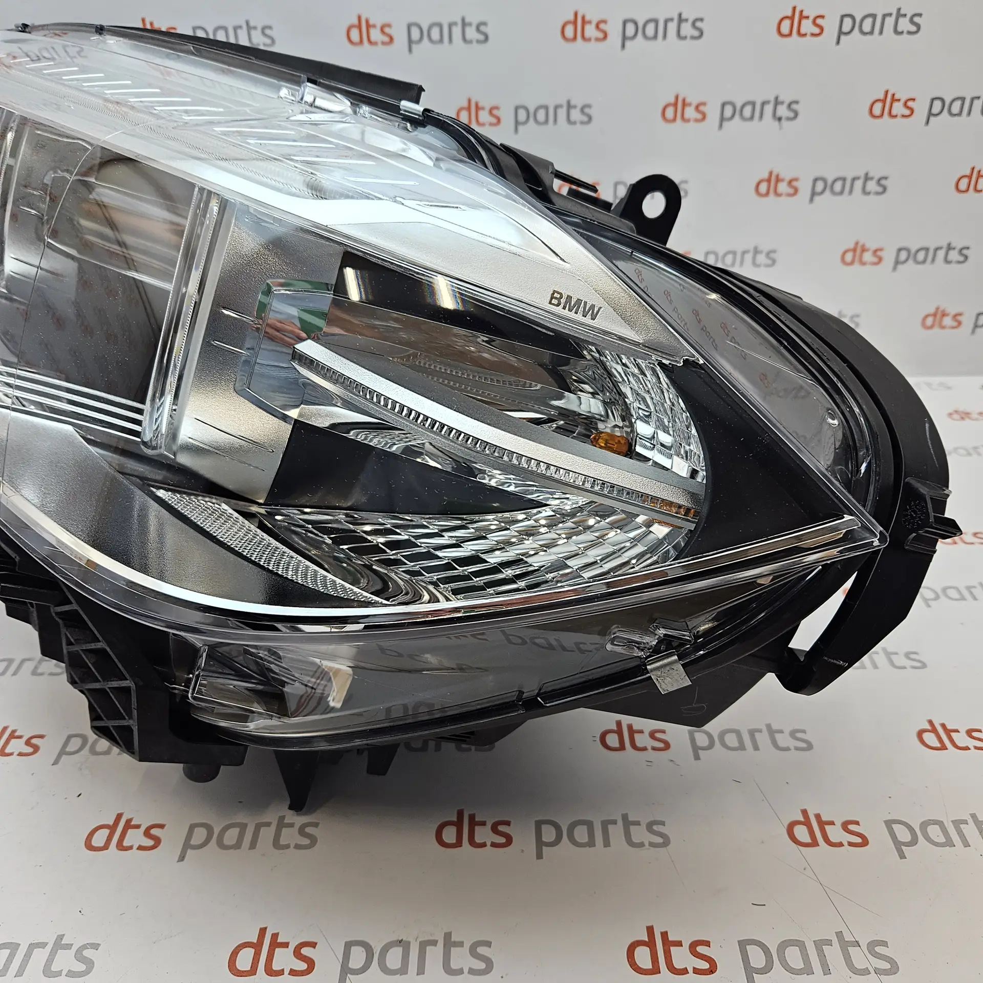 OEM BMW 63117317101 – Bi-Xenon / Adaptive LED Headlight Assembly