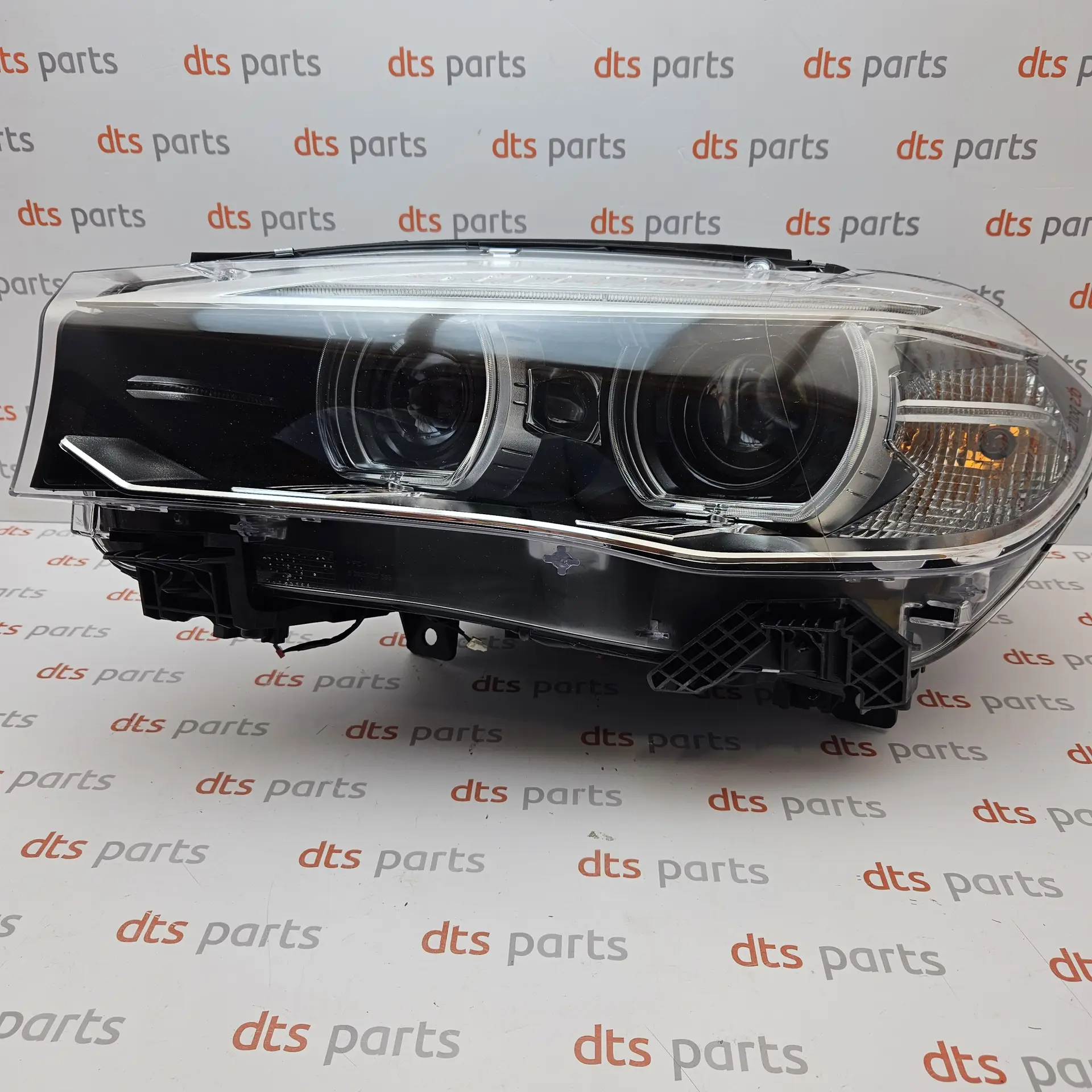 OEM BMW 63117317101 – Bi-Xenon / Adaptive LED Headlight Assembly