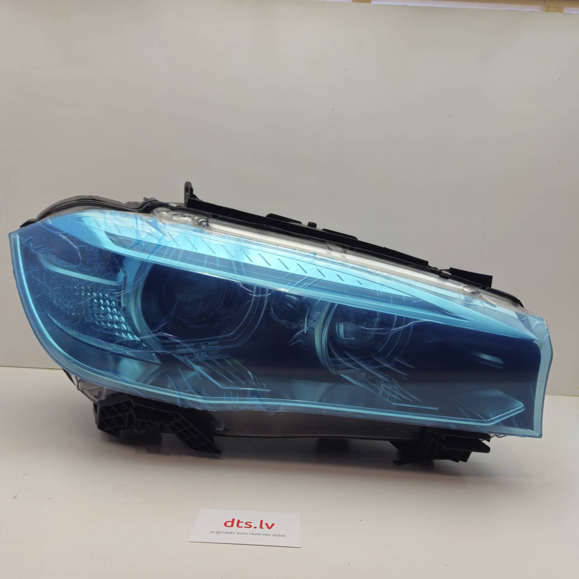 OEM BMW 63117317106 – Right Adaptive Xenon Headlight