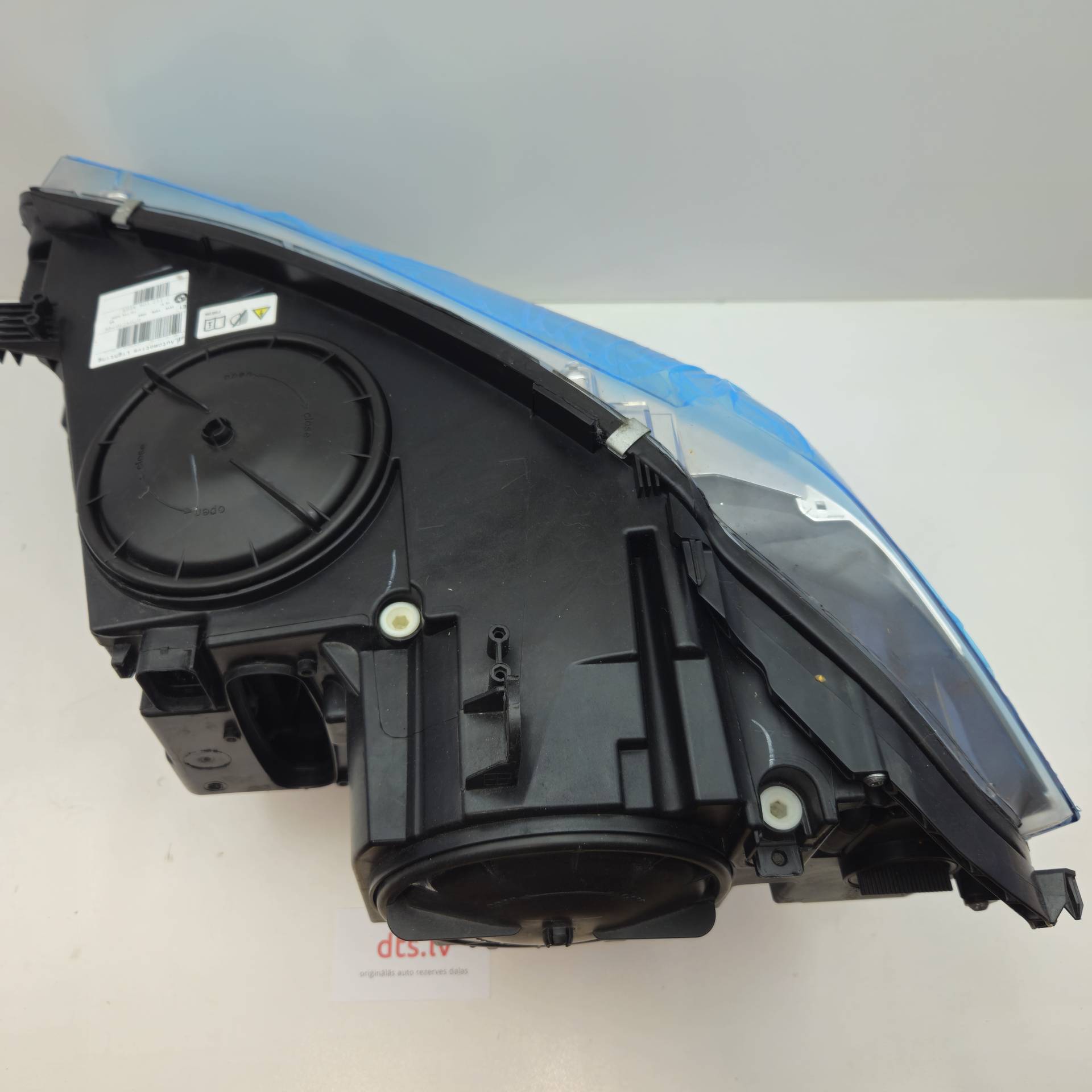 OEM BMW 63117317106 – Right Adaptive Xenon Headlight