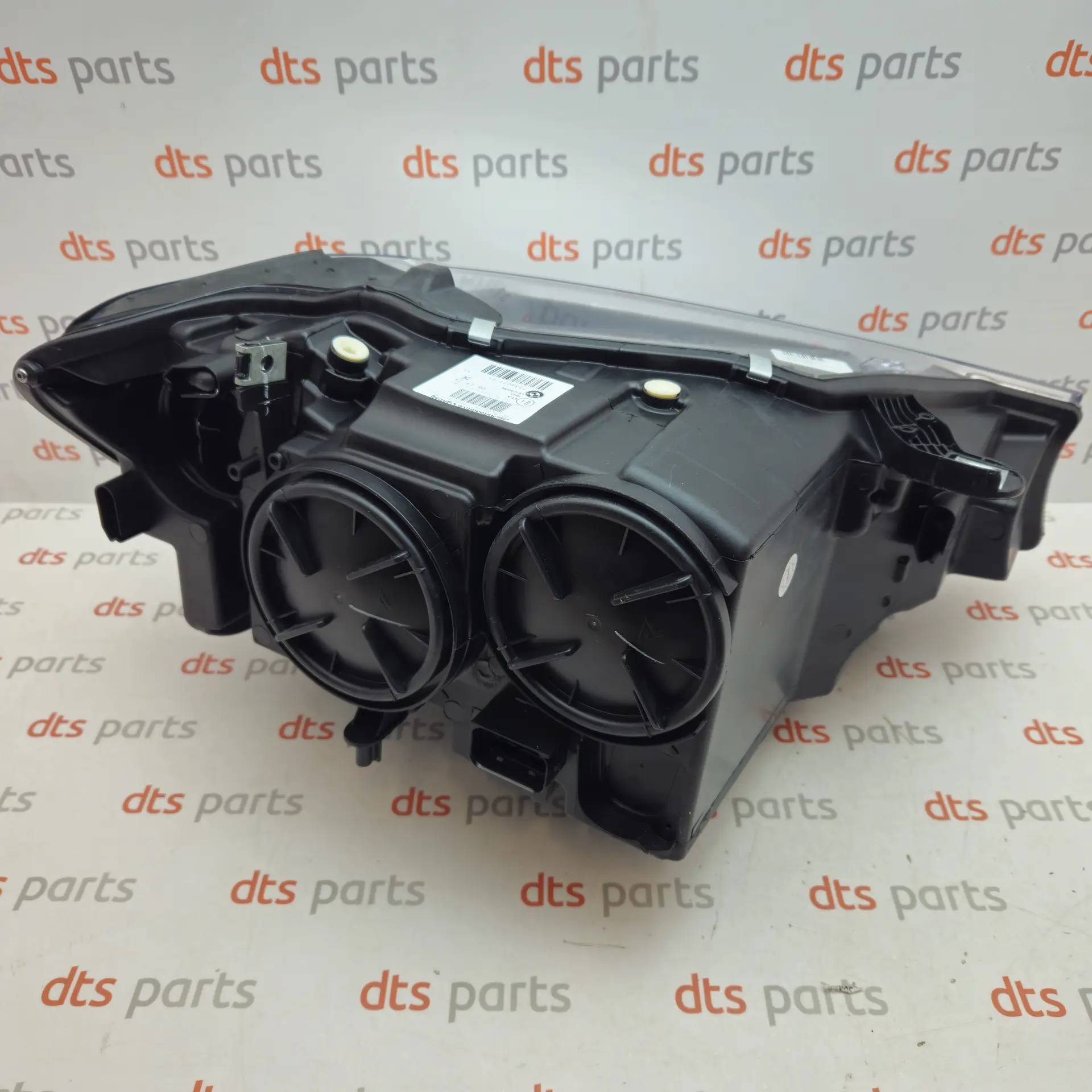 OEM BMW 63117334077 – Left halogen headlight assembly