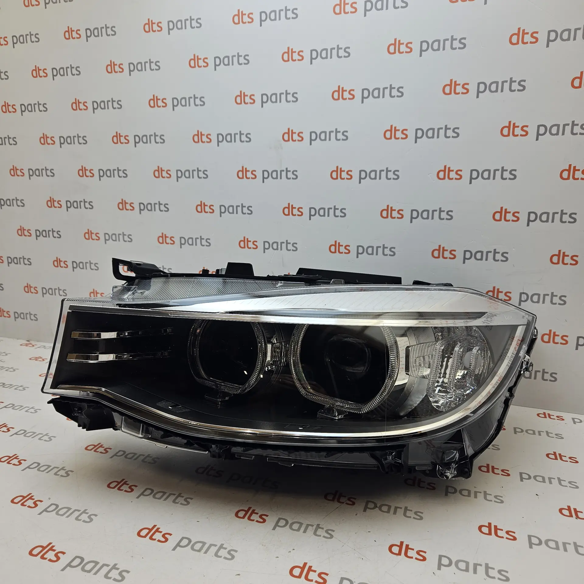 BMW 7355559
