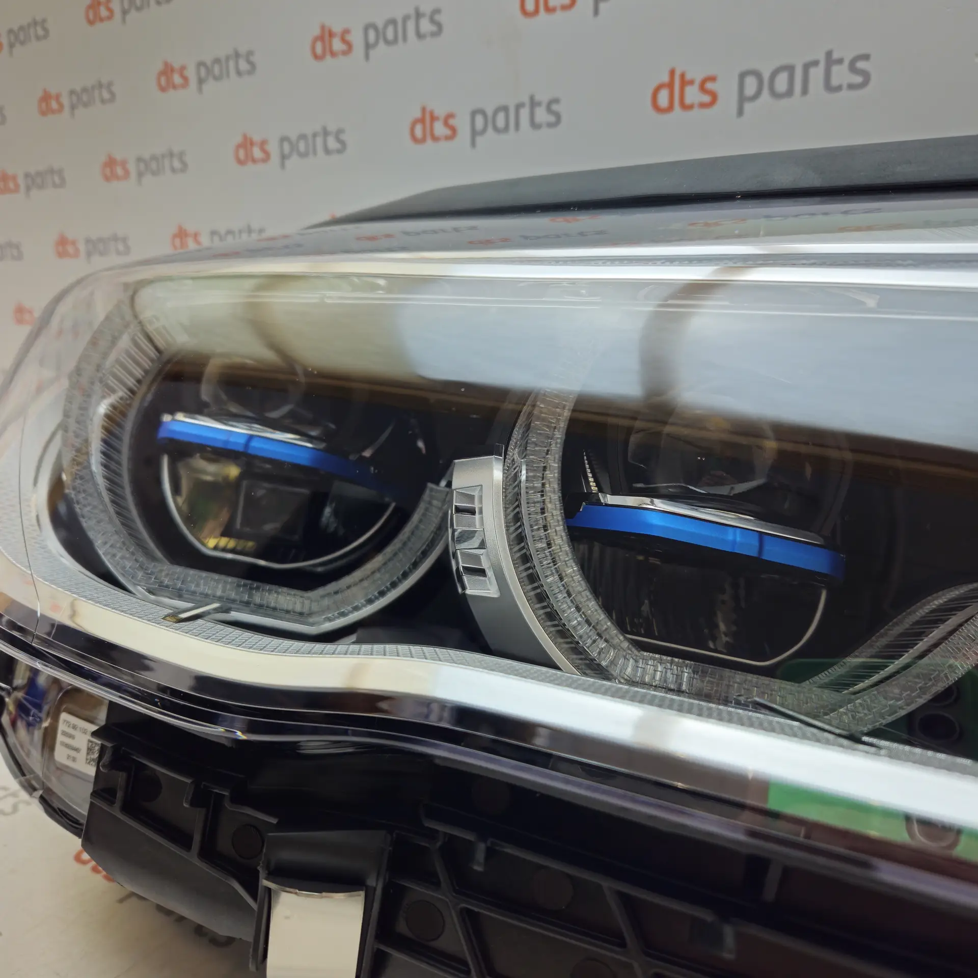 OEM BMW 63117408704 – Right front laser-LED adaptive headlight assembly