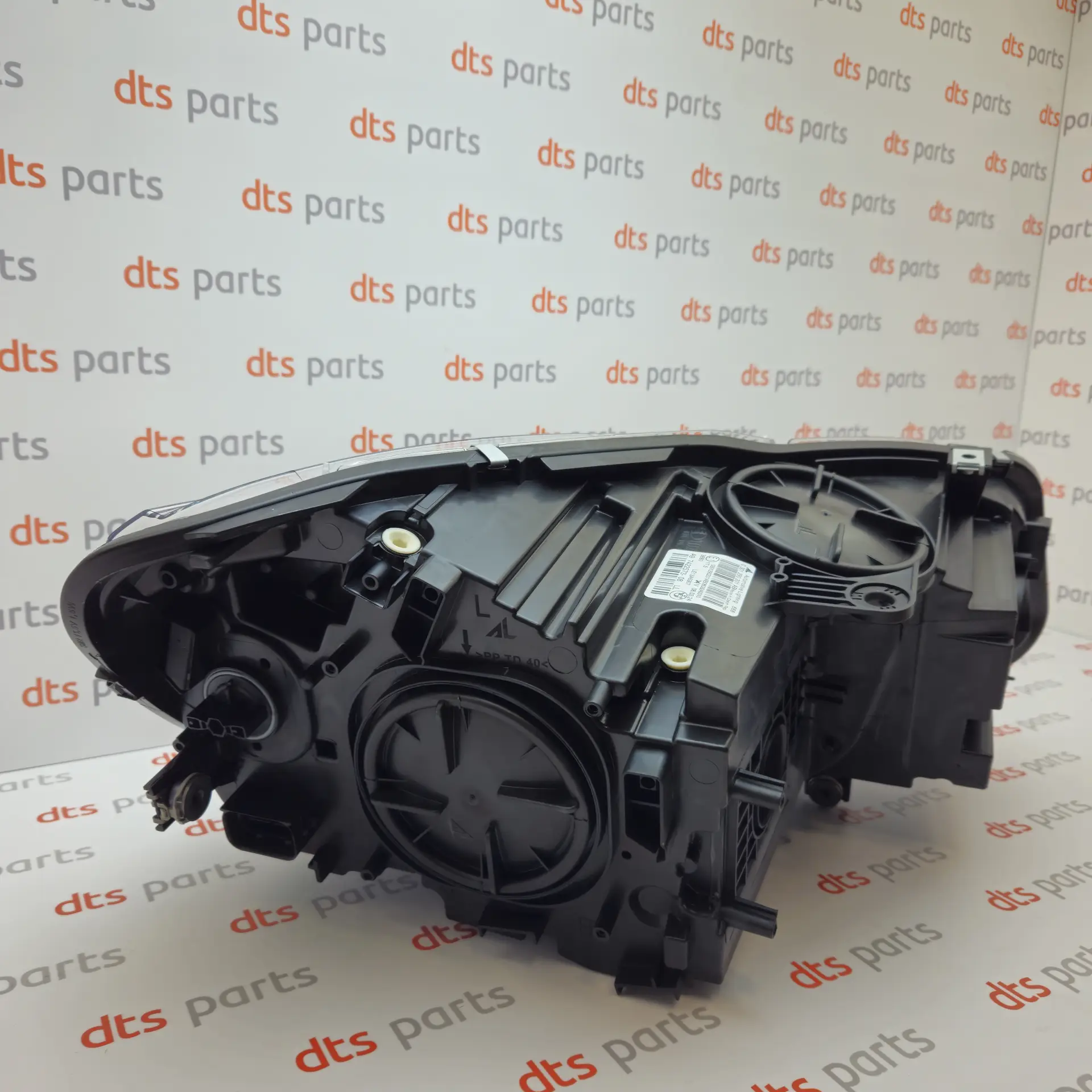 OEM BMW 63117422573 – Front left halogen headlight