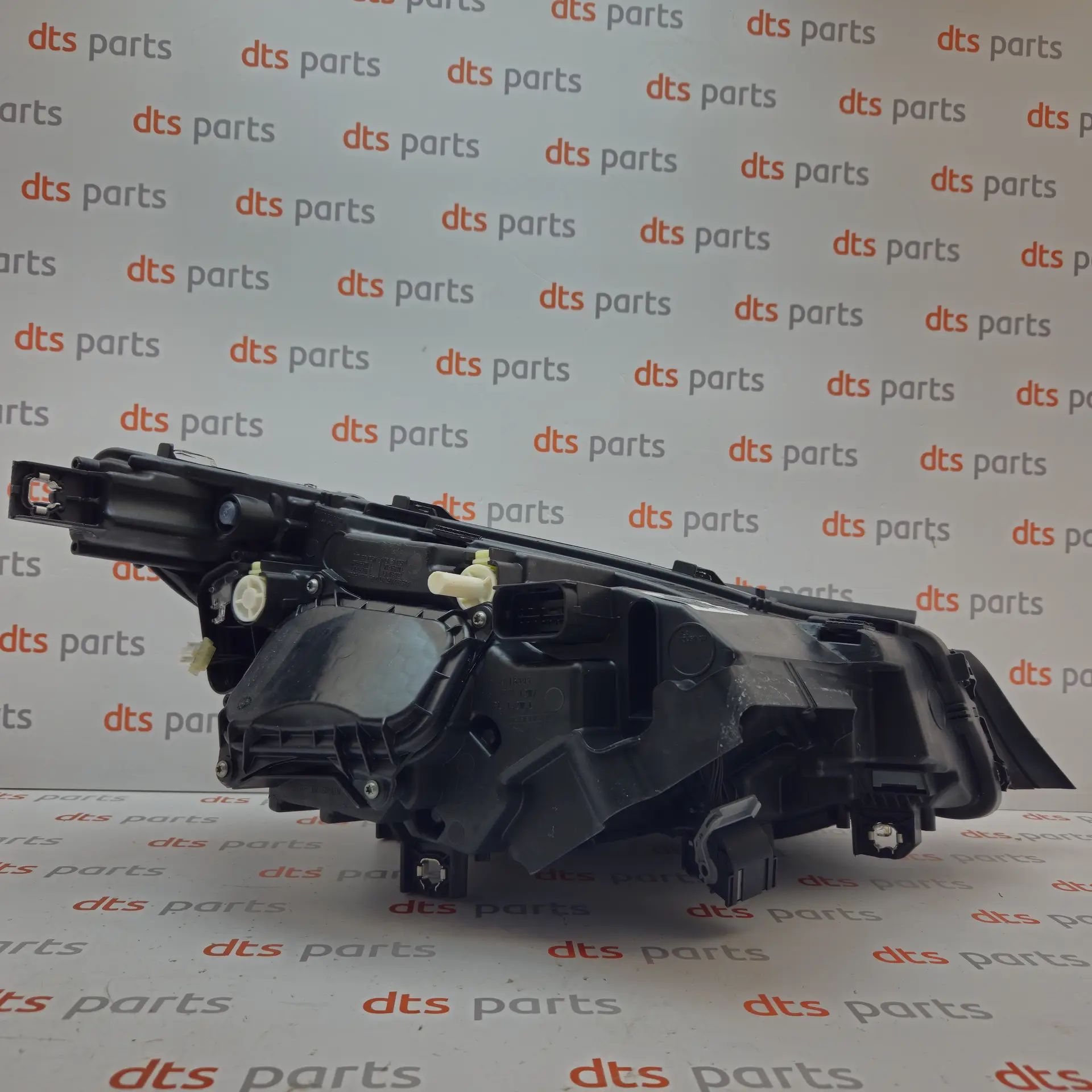 OEM BMW 63118494339 – Front left LED headlight assembly