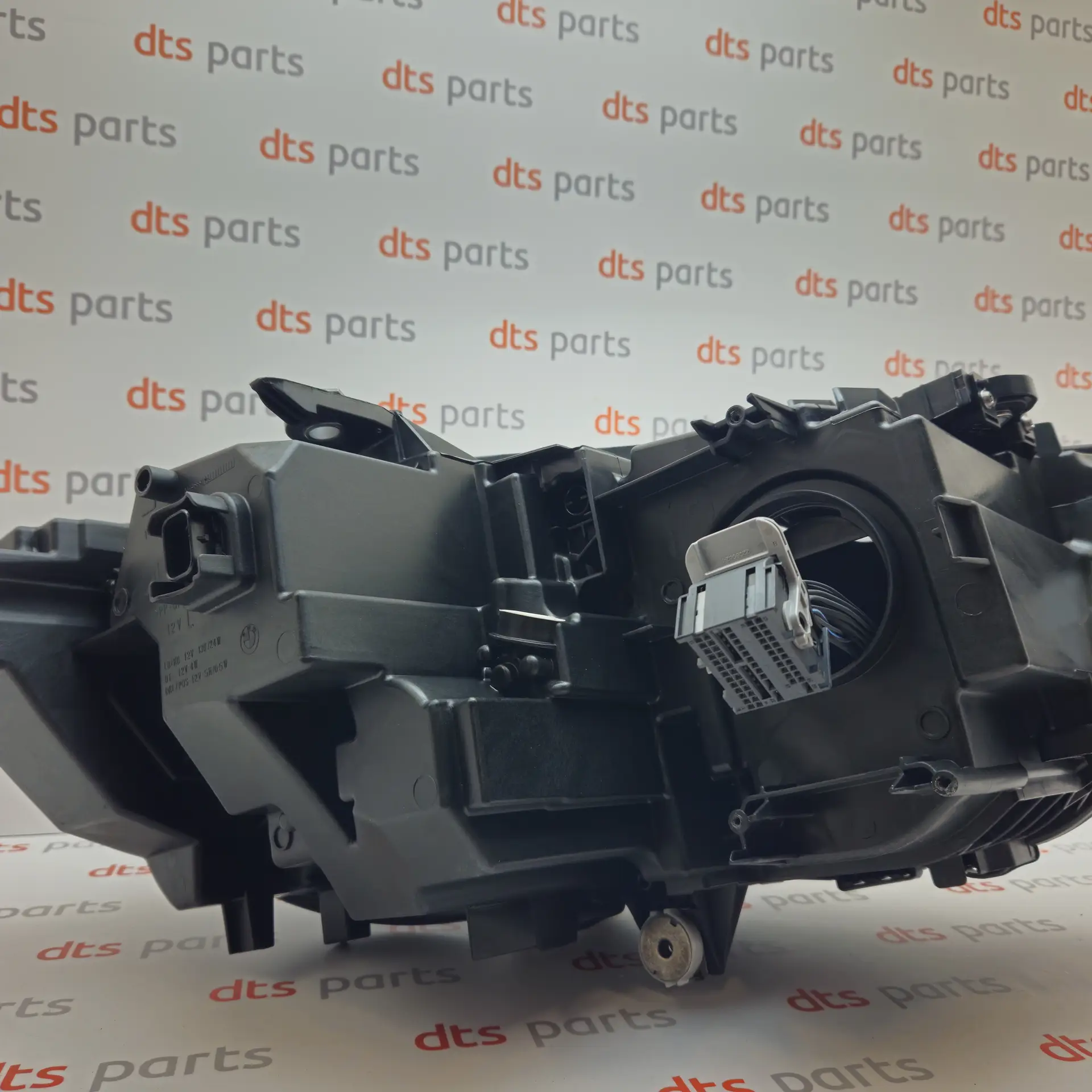 OEM BMW 63118496149 – Front left LED headlight