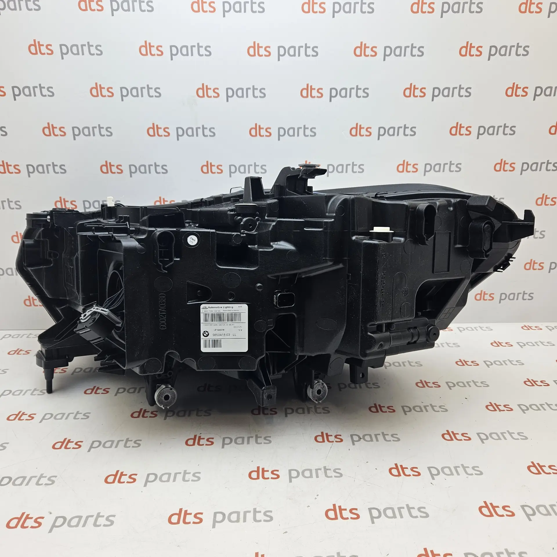 OEM BMW 63119850418 – Front right headlight