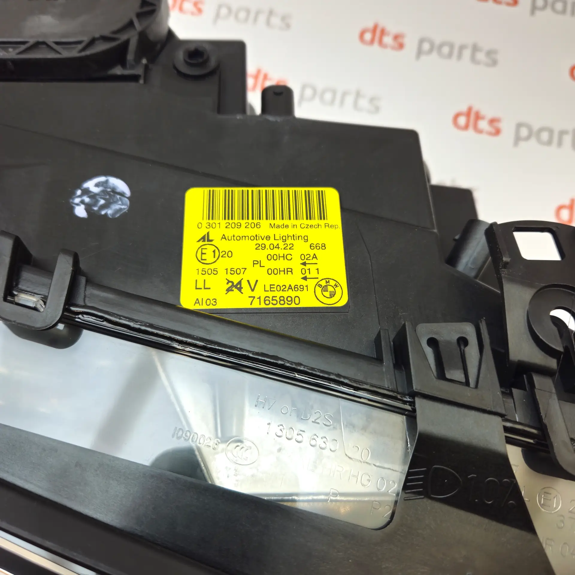 OEM BMW 63127165890 – Front right headlight